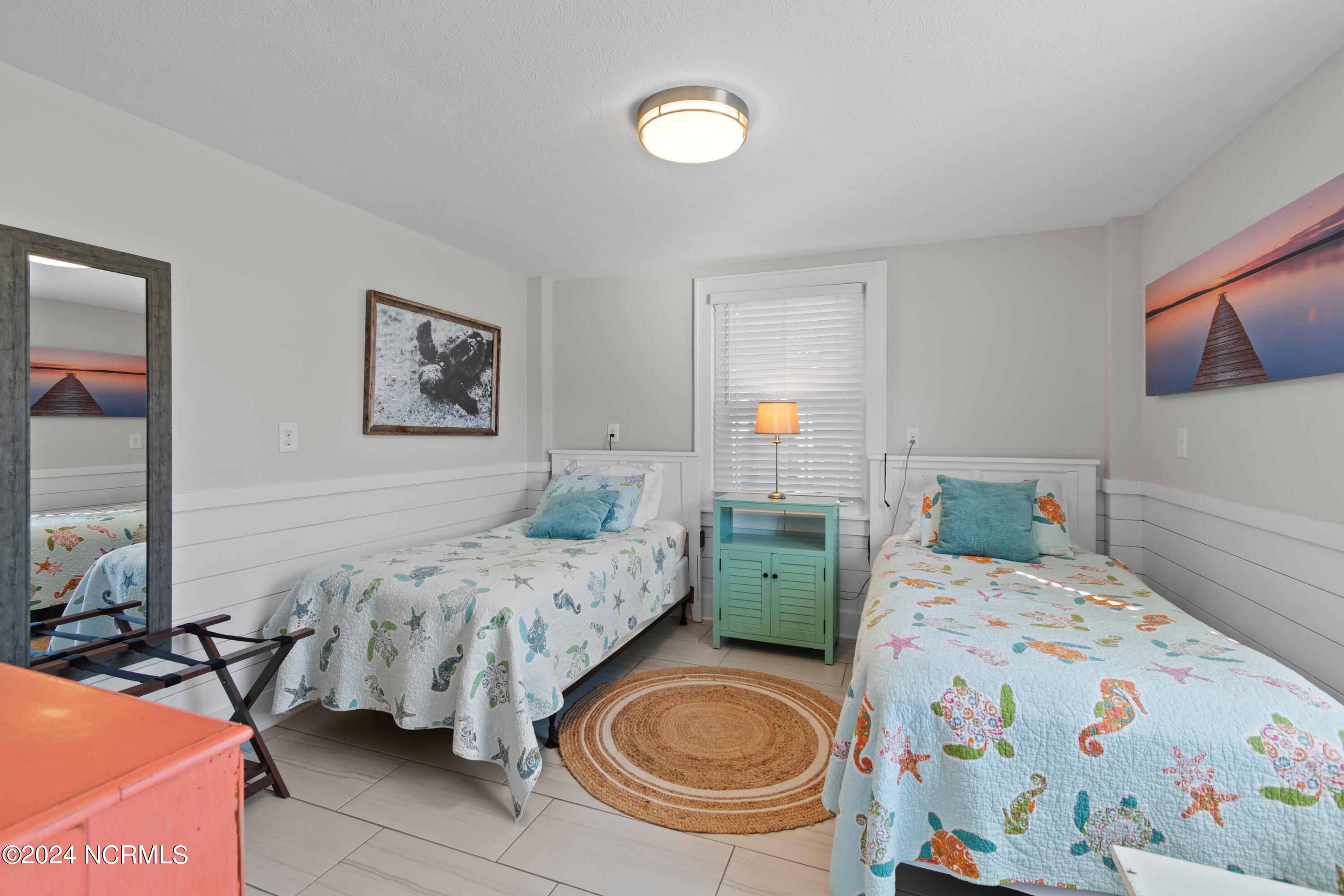 546 Ocean Boulevard W