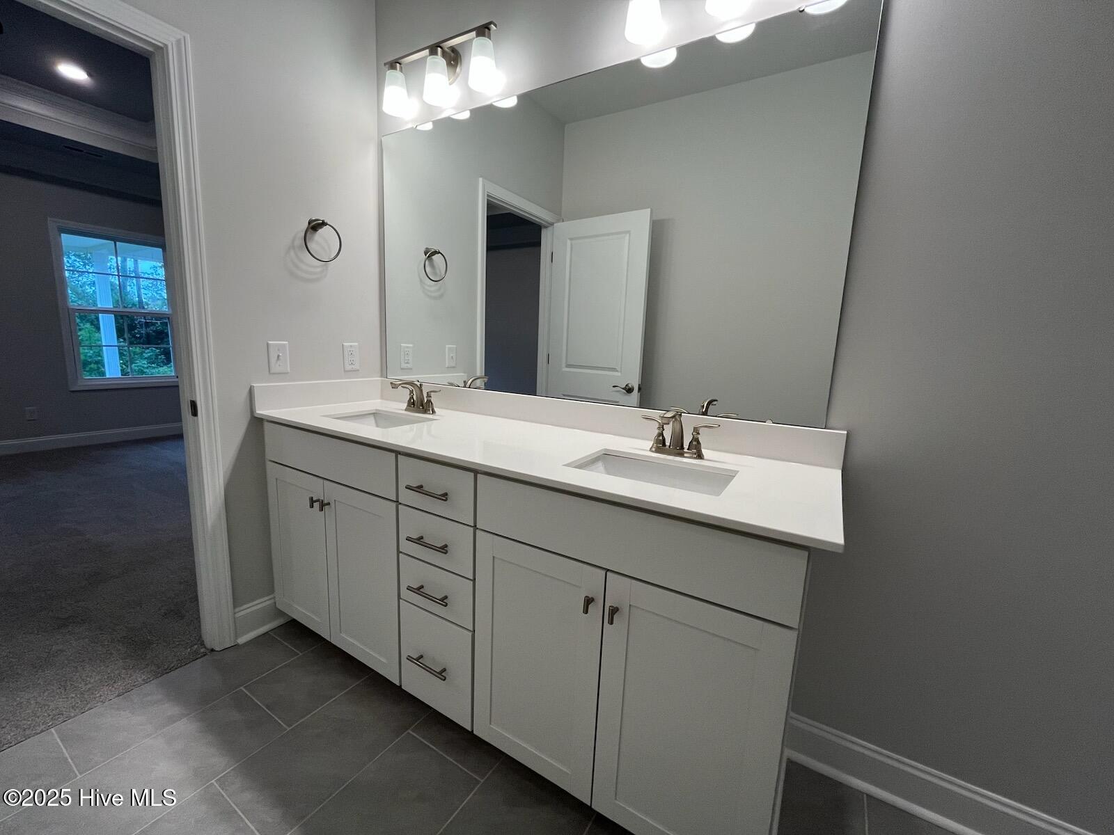 1222 Mandevilla Drive SE