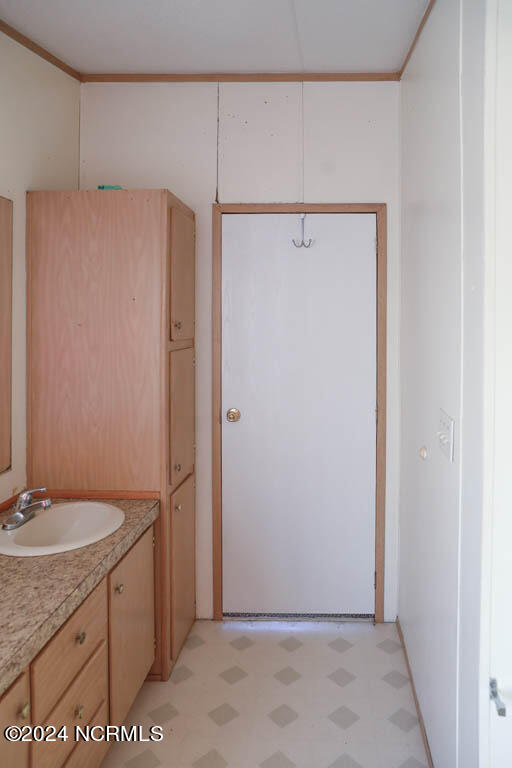 275 Colonial Landing Road SE