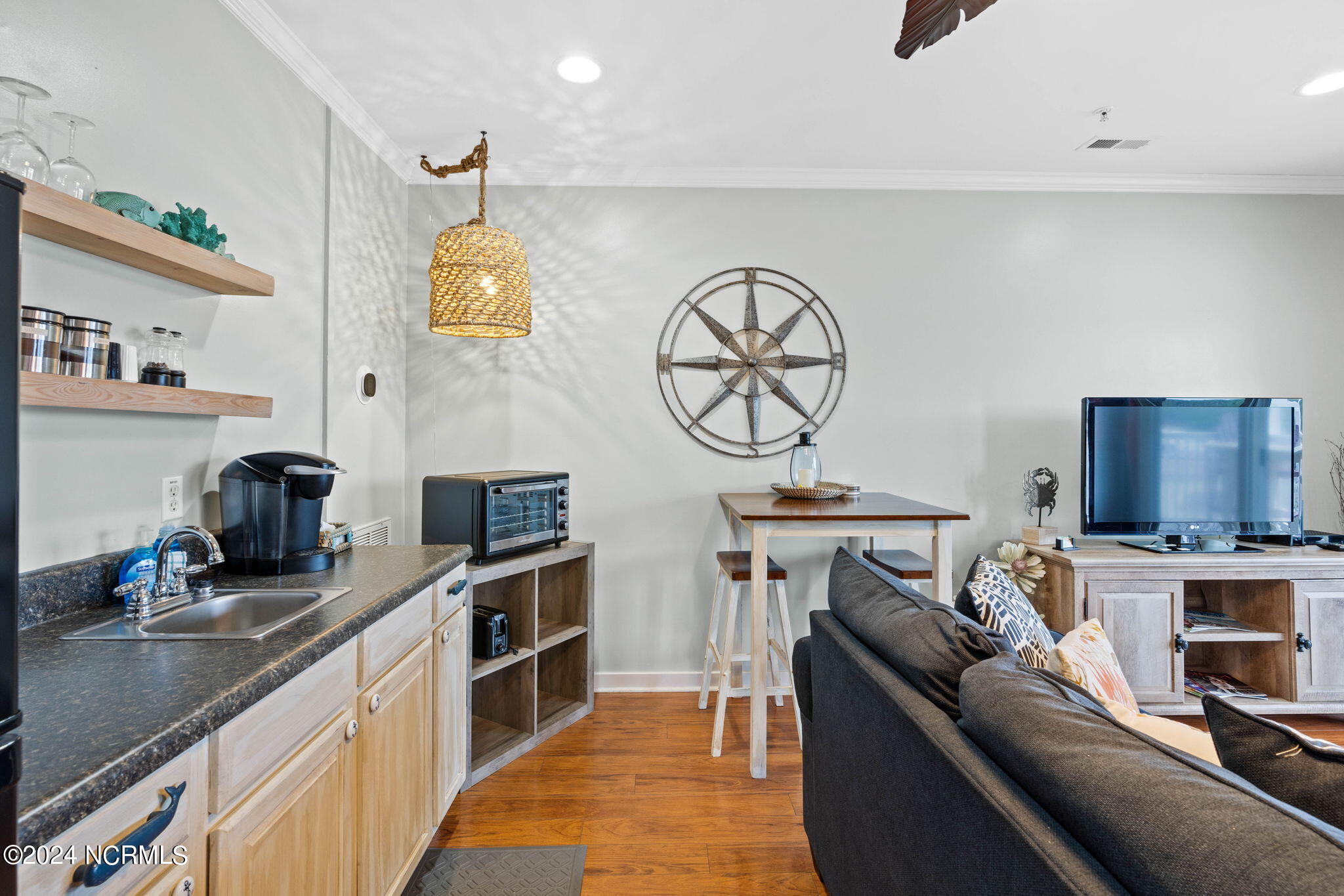 600 W Brunswick Street, Unit 5