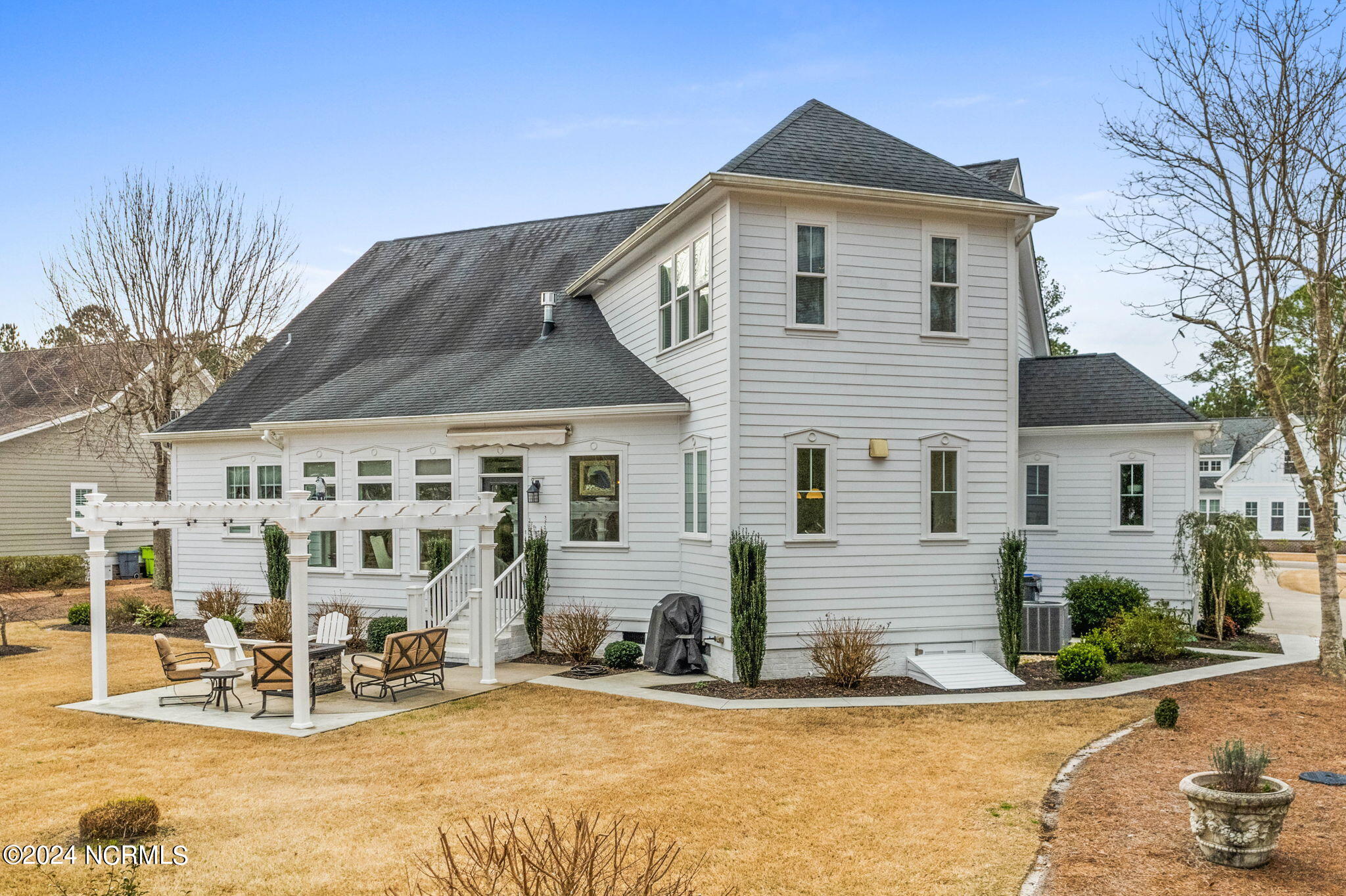 804 Breezewood Drive SE