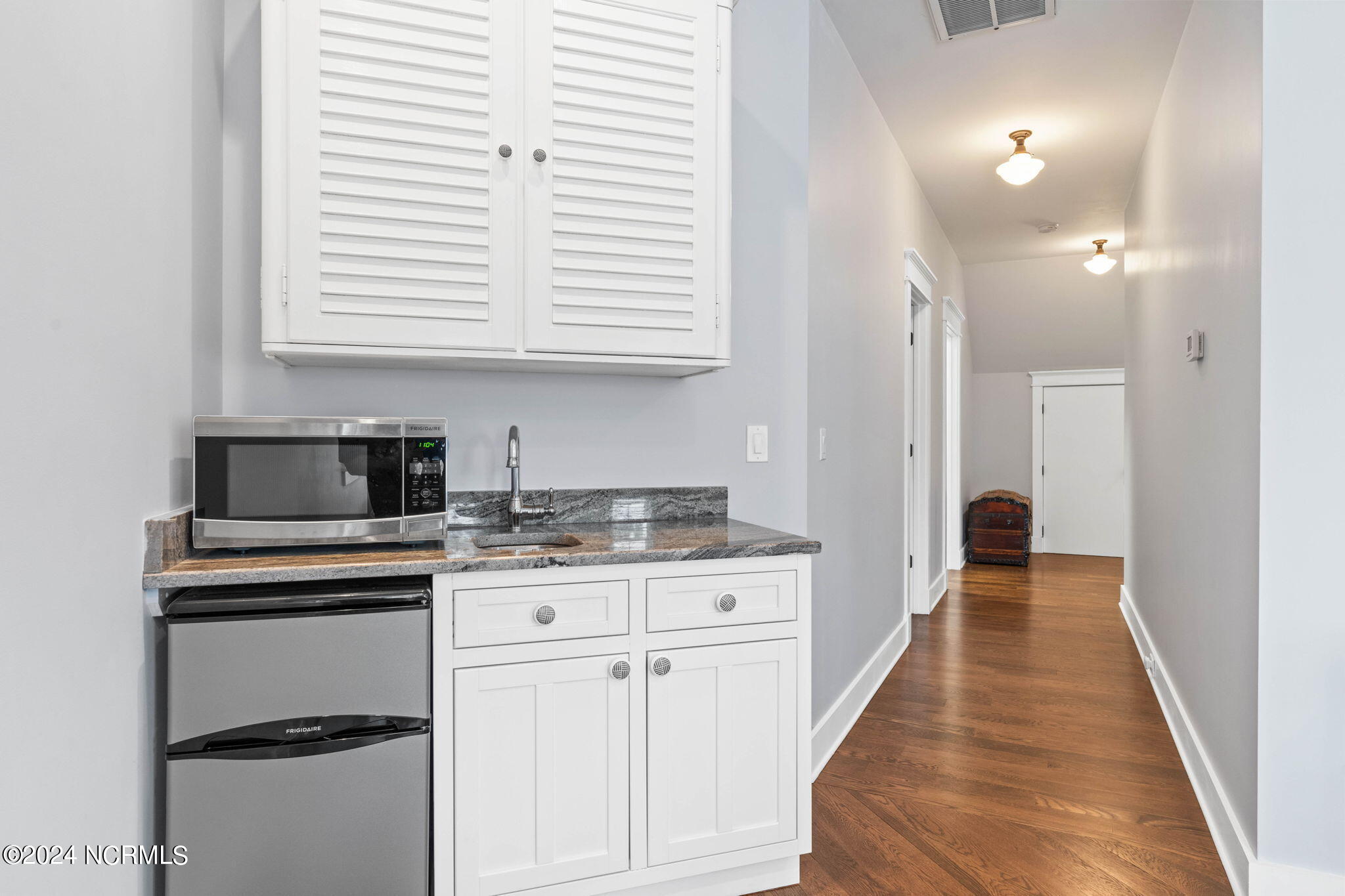 804 Breezewood Drive SE