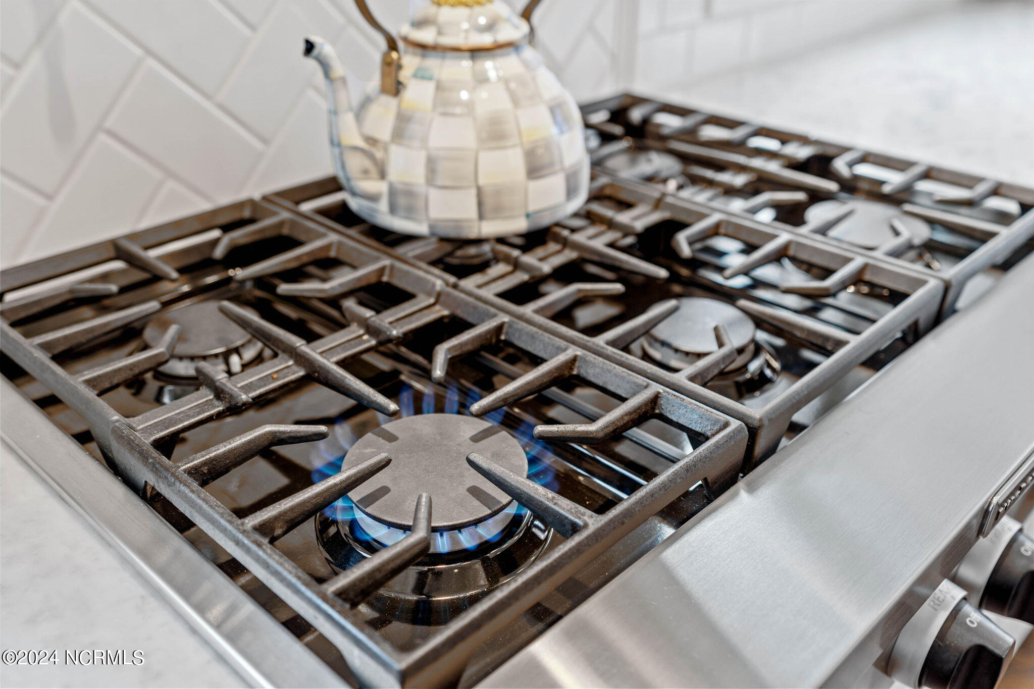 804 Breezewood Drive SE