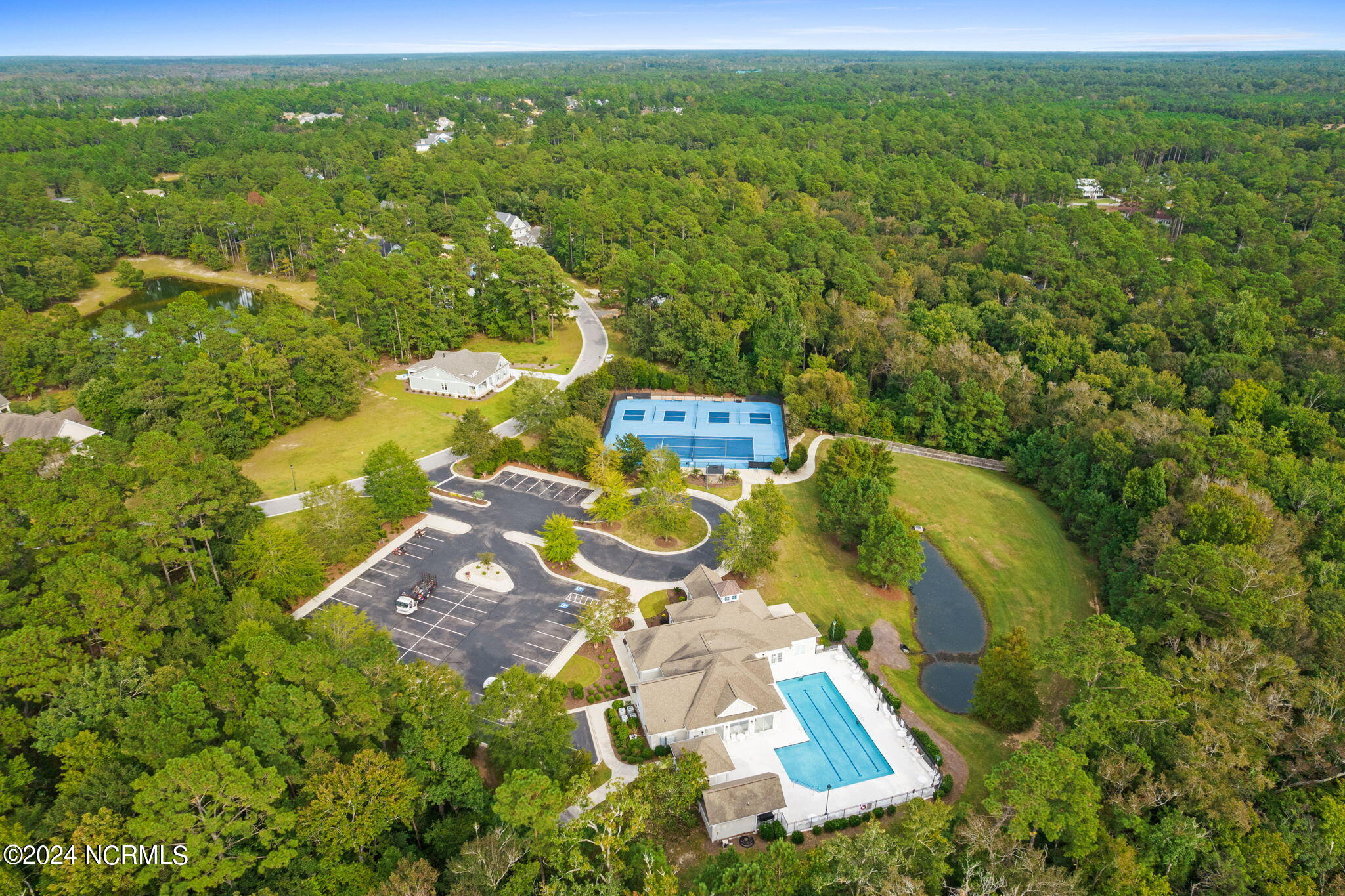 804 Breezewood Drive SE