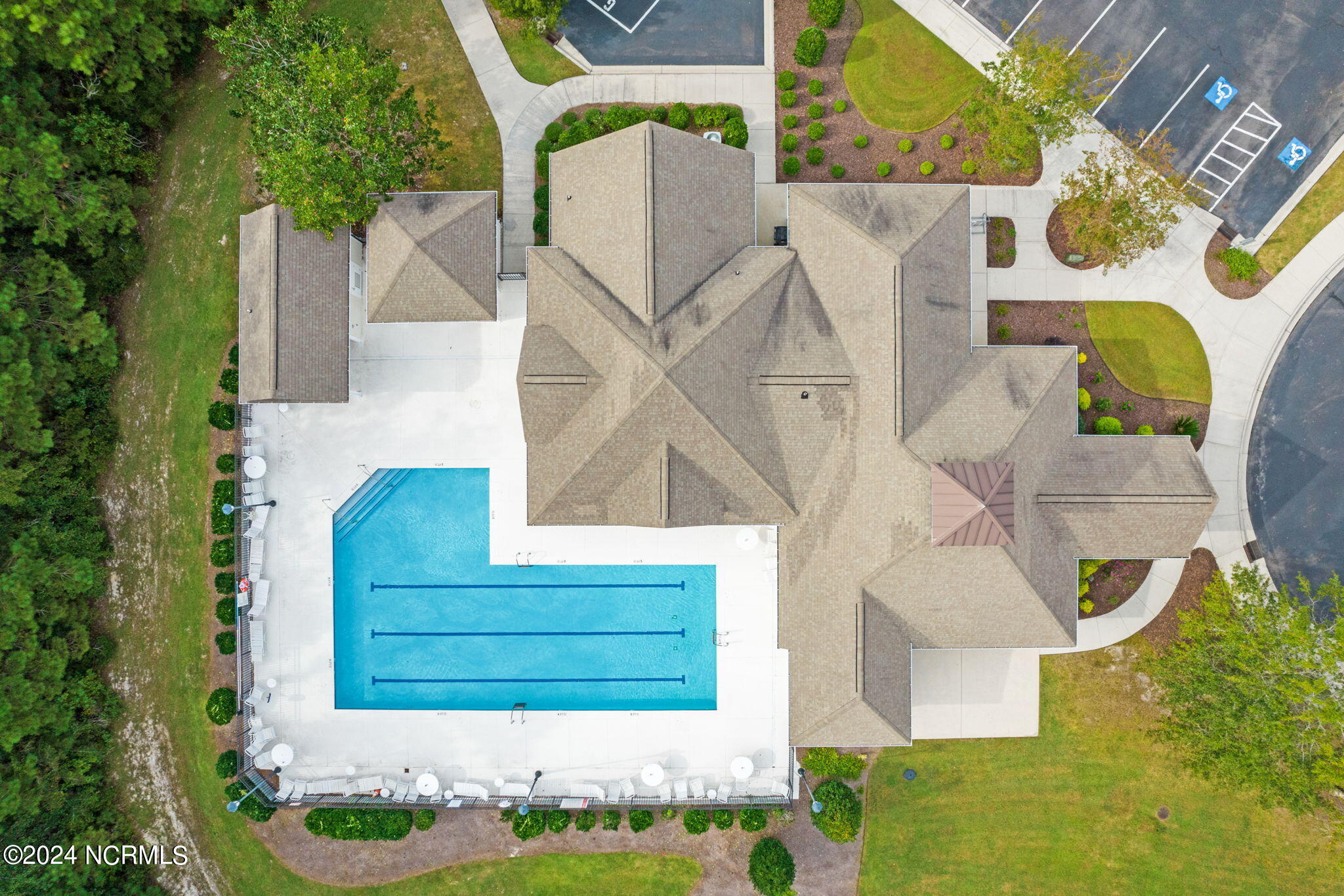 804 Breezewood Drive SE