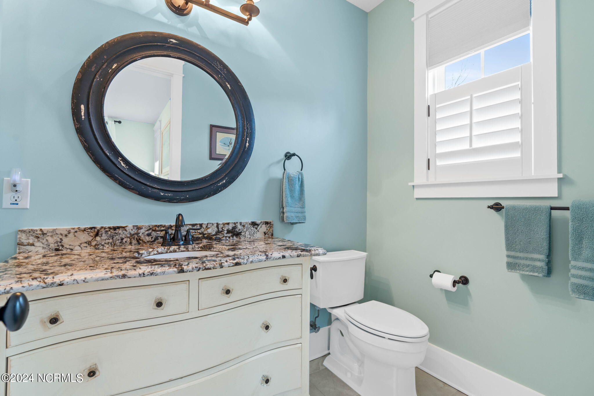 804 Breezewood Drive SE