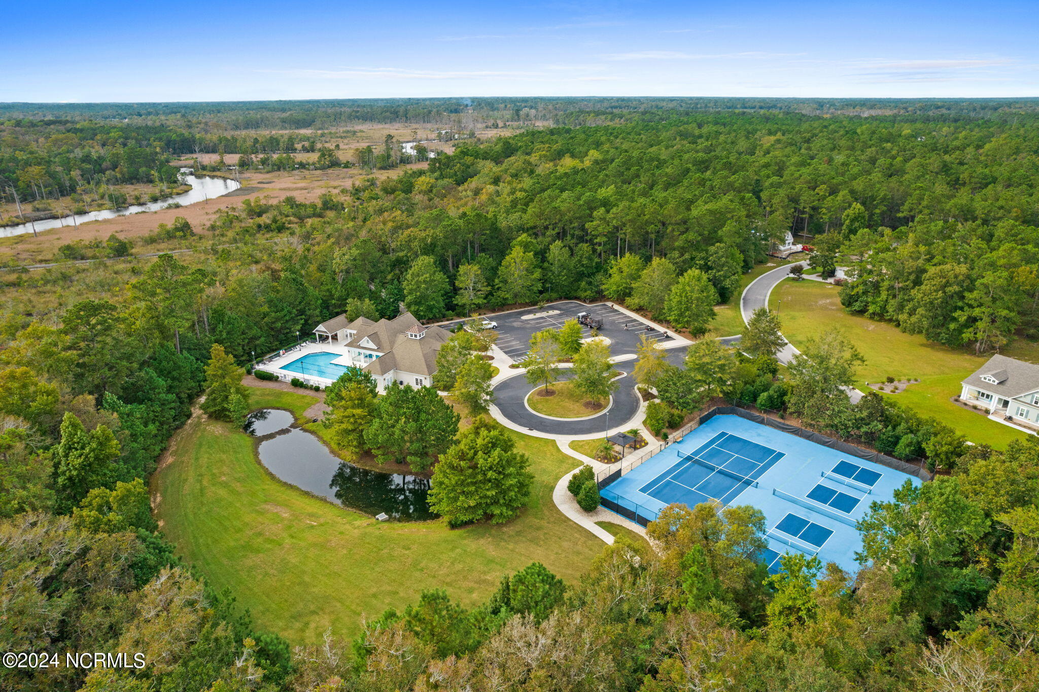 804 Breezewood Drive SE