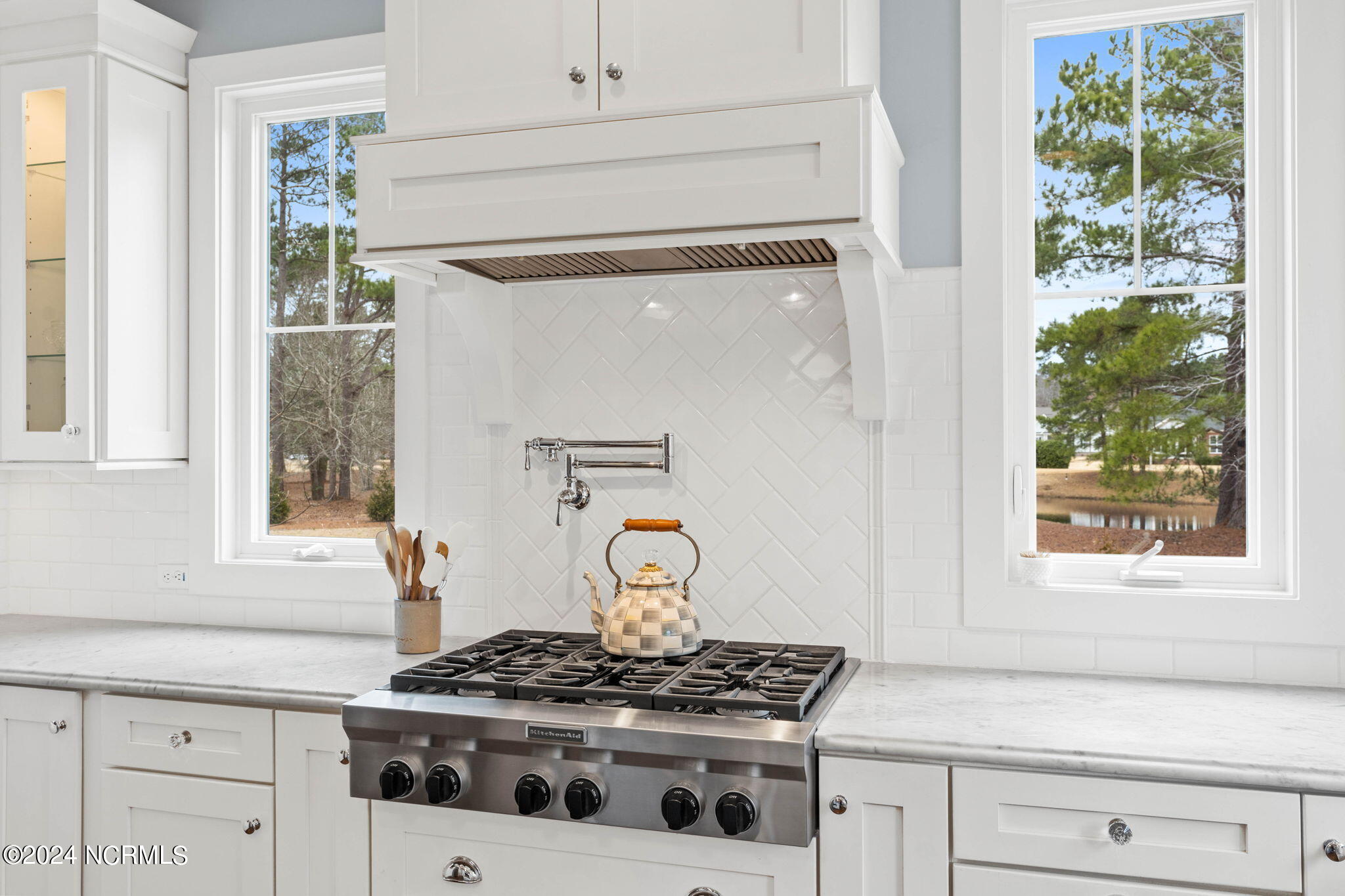 804 Breezewood Drive SE