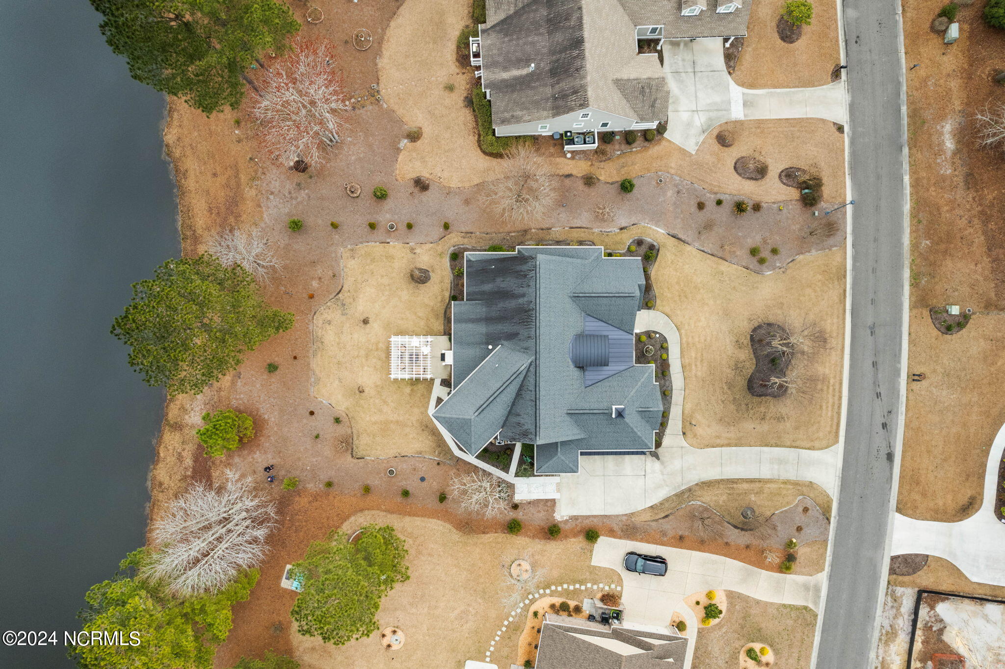 804 Breezewood Drive SE