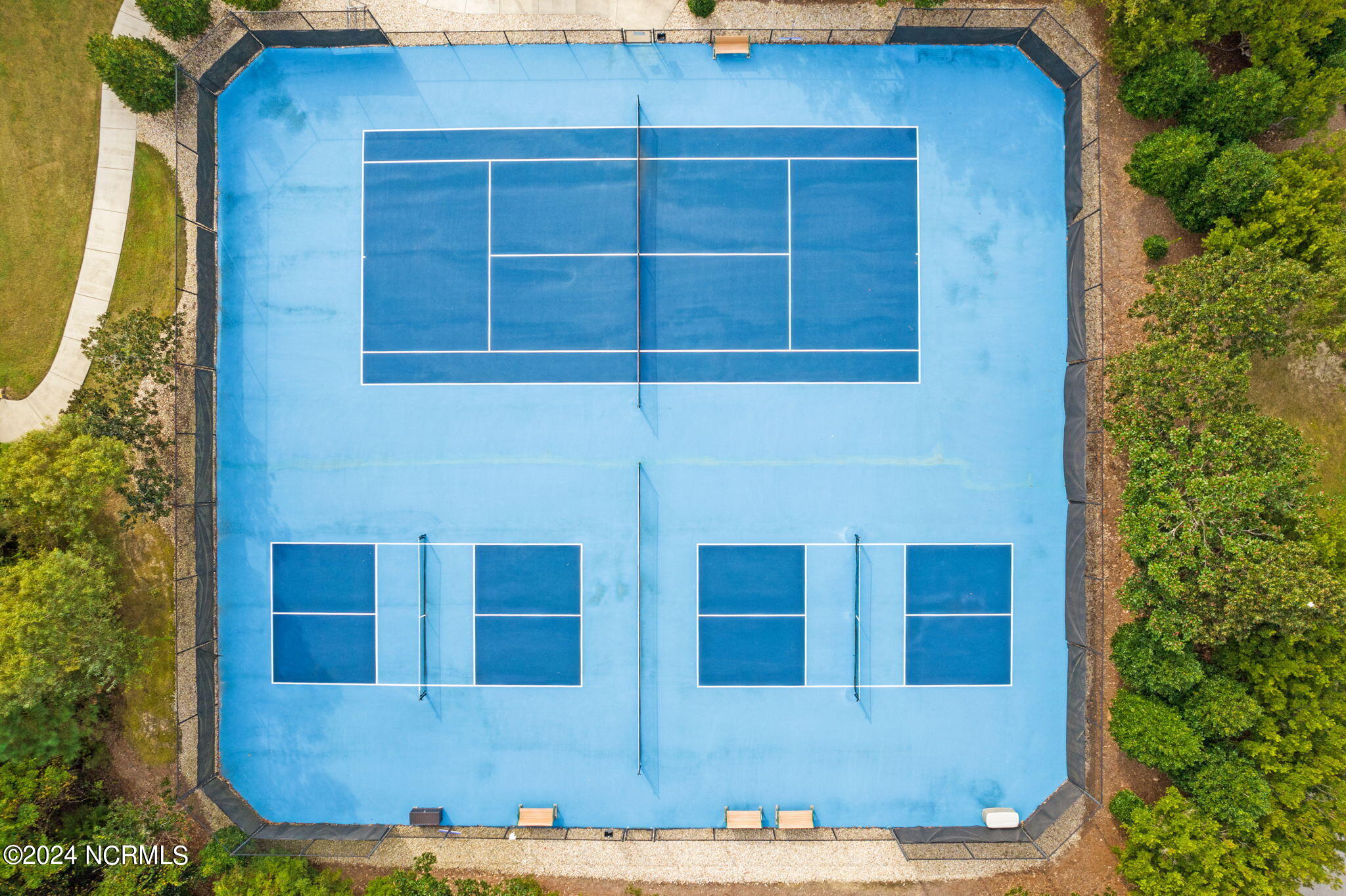 804 Breezewood Drive SE