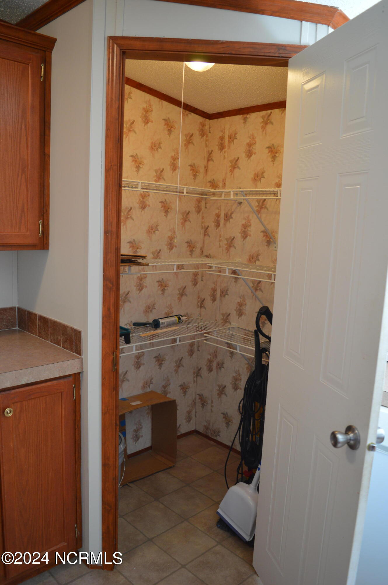 1886 Pelican Point Court SE