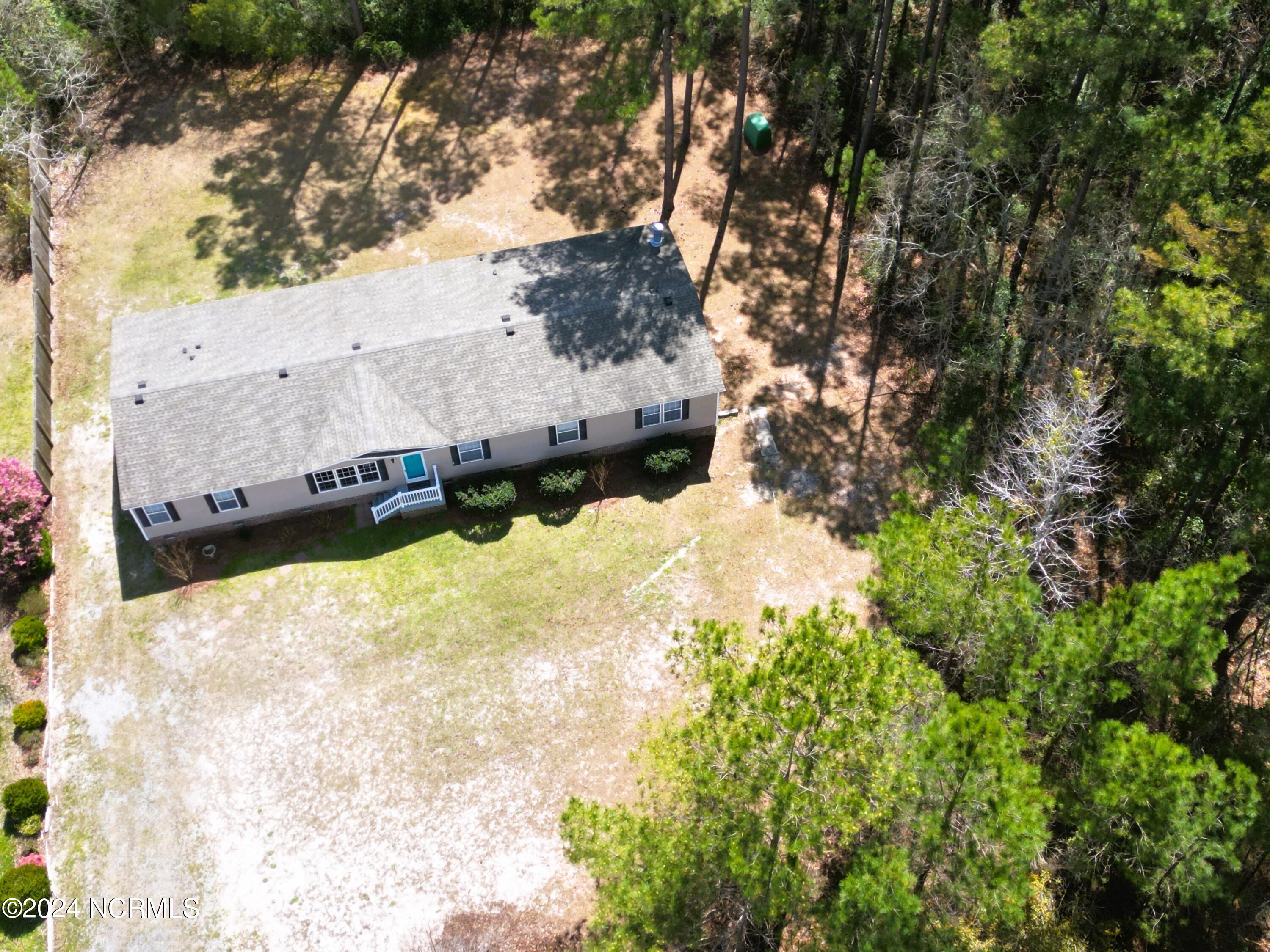 1886 Pelican Point Court SE