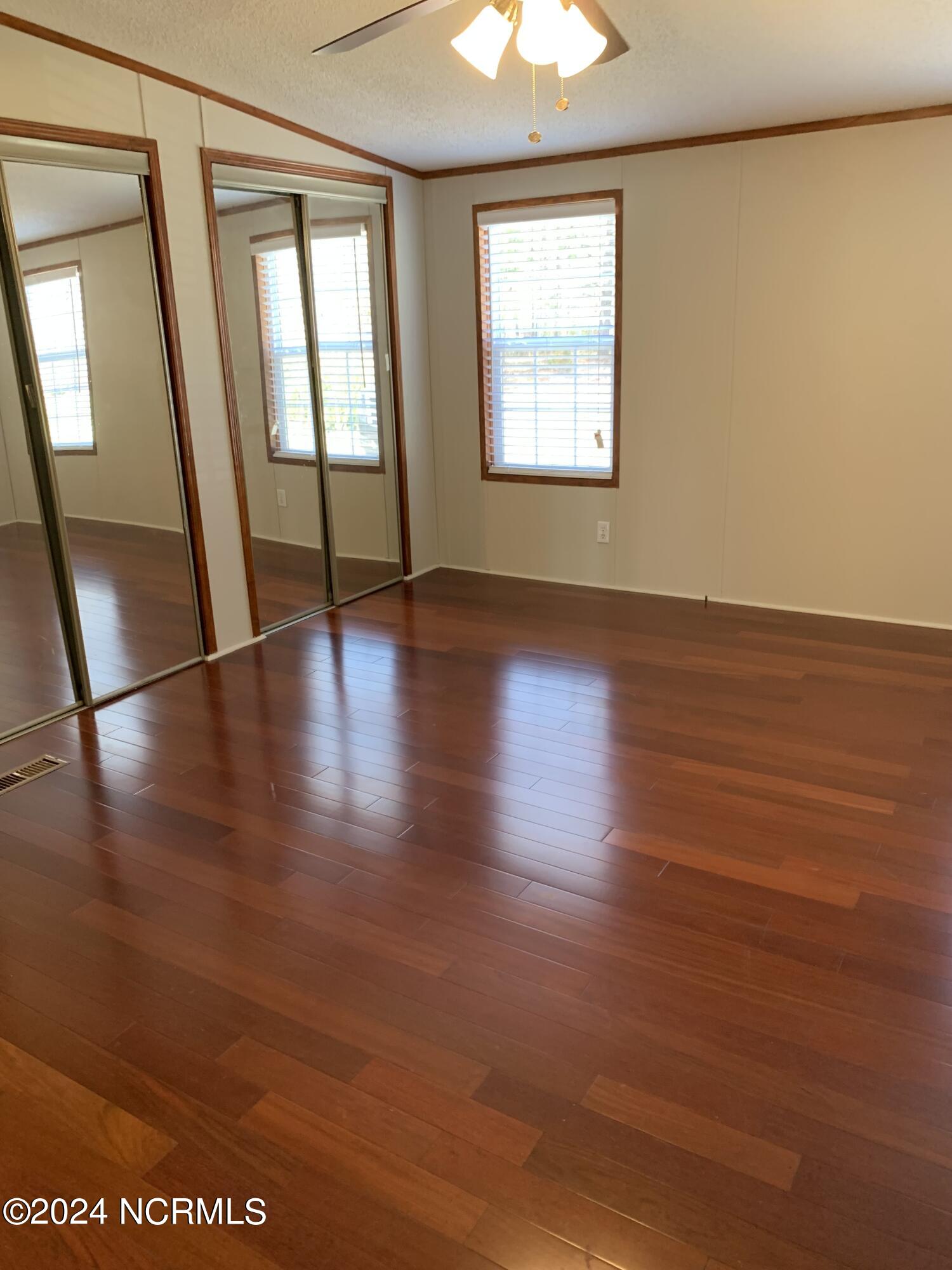 1886 Pelican Point Court SE