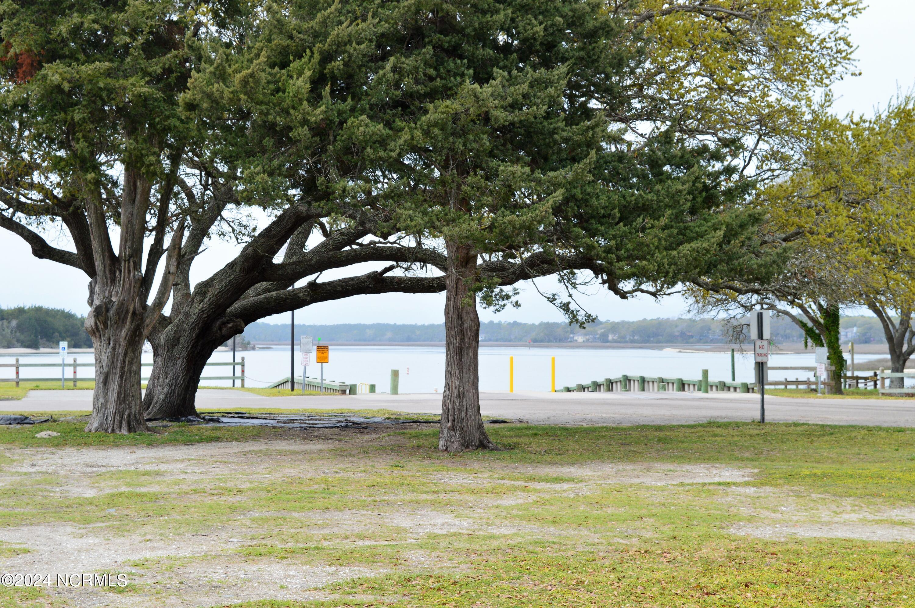 1886 Pelican Point Court SE