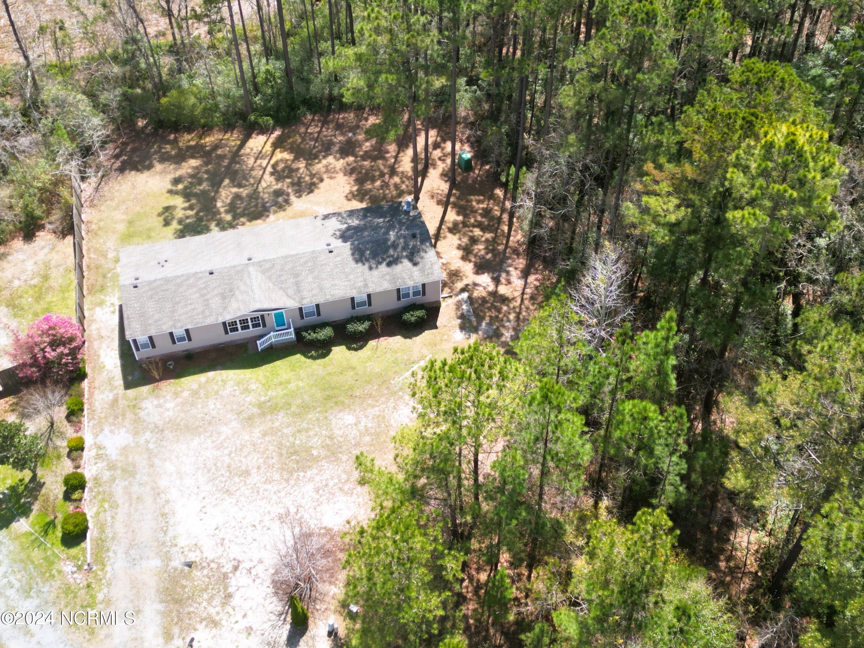 1886 Pelican Point Court SE