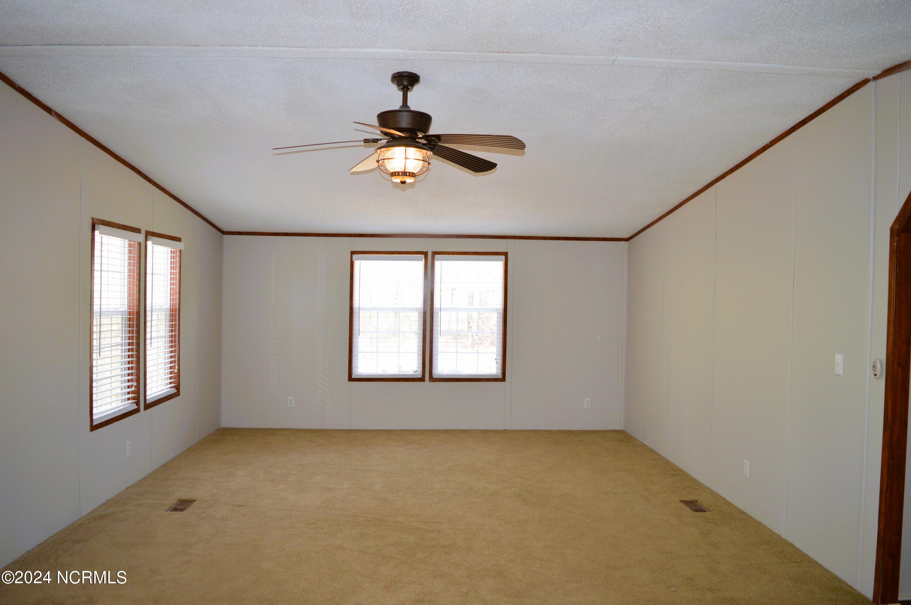 1886 Pelican Point Court SE