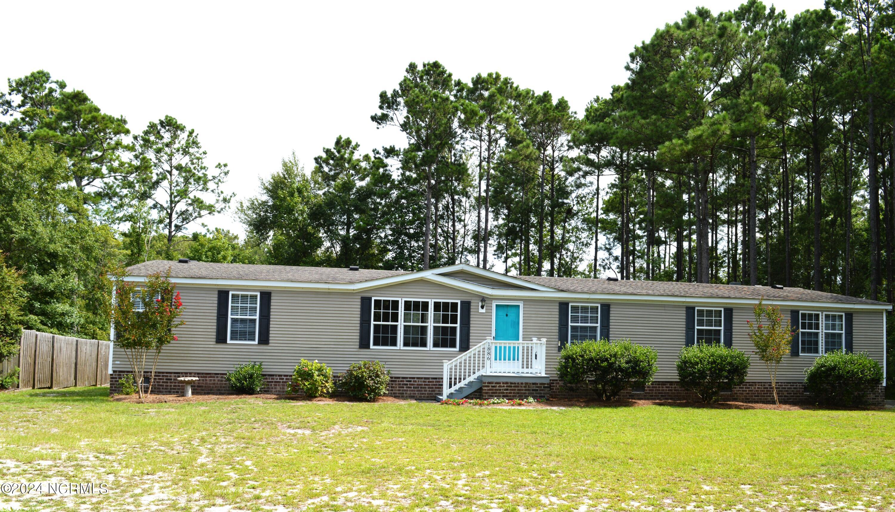 1886 Pelican Point Court SE