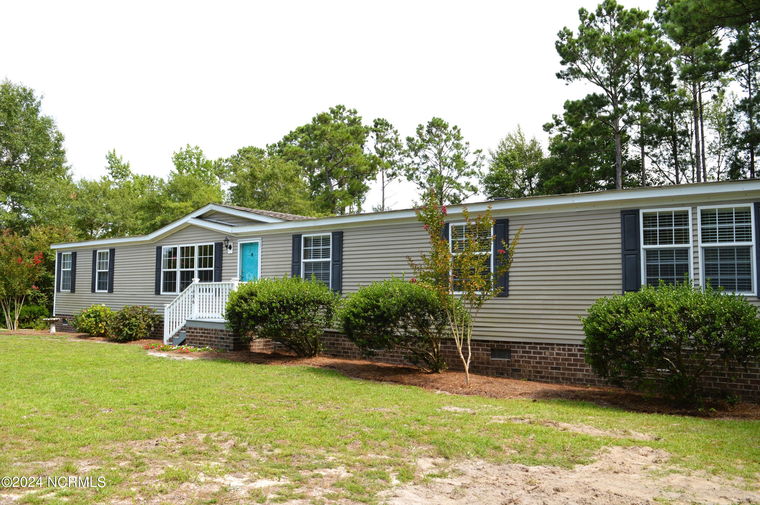 1886 Pelican Point Court SE