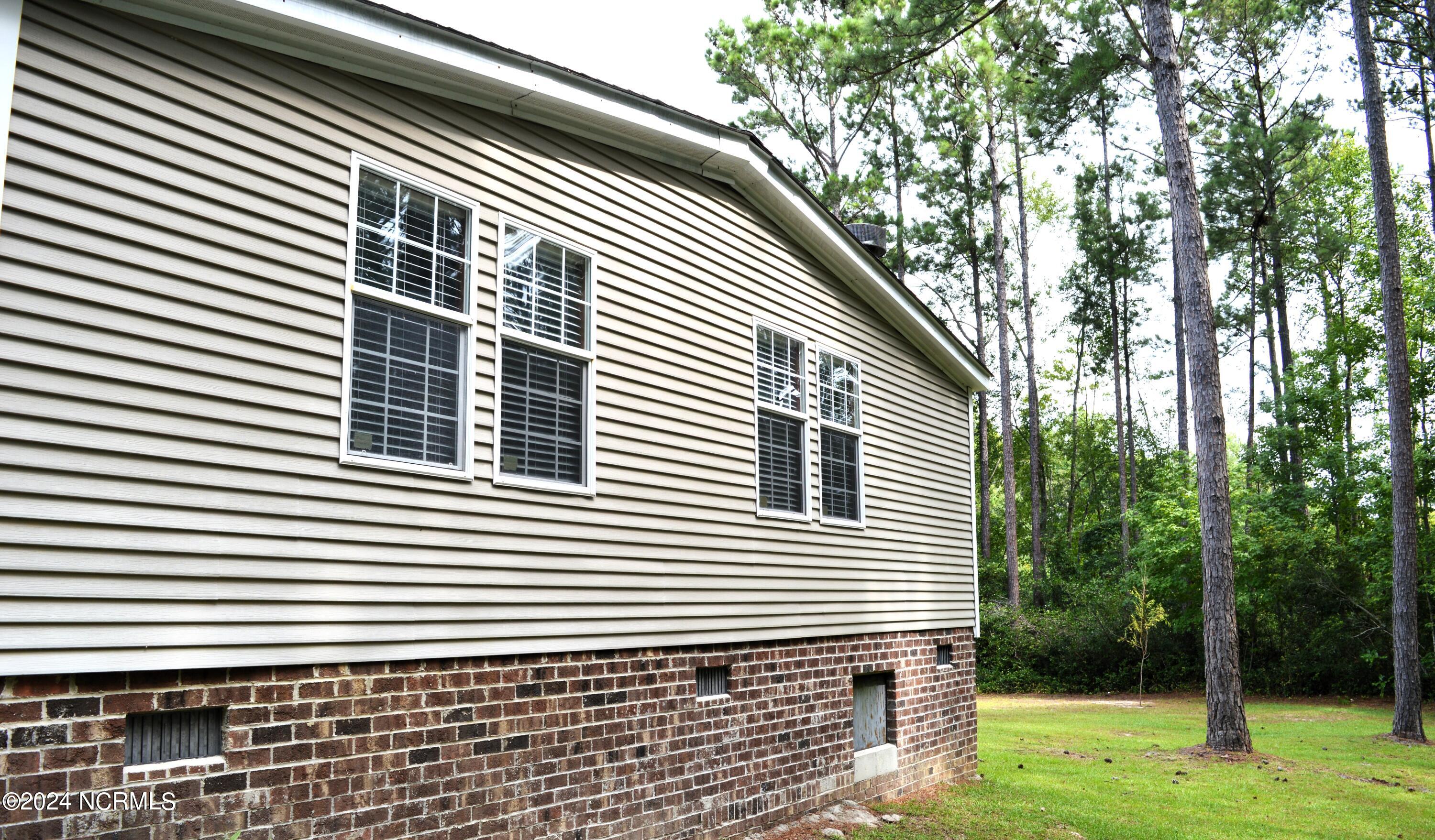 1886 Pelican Point Court SE