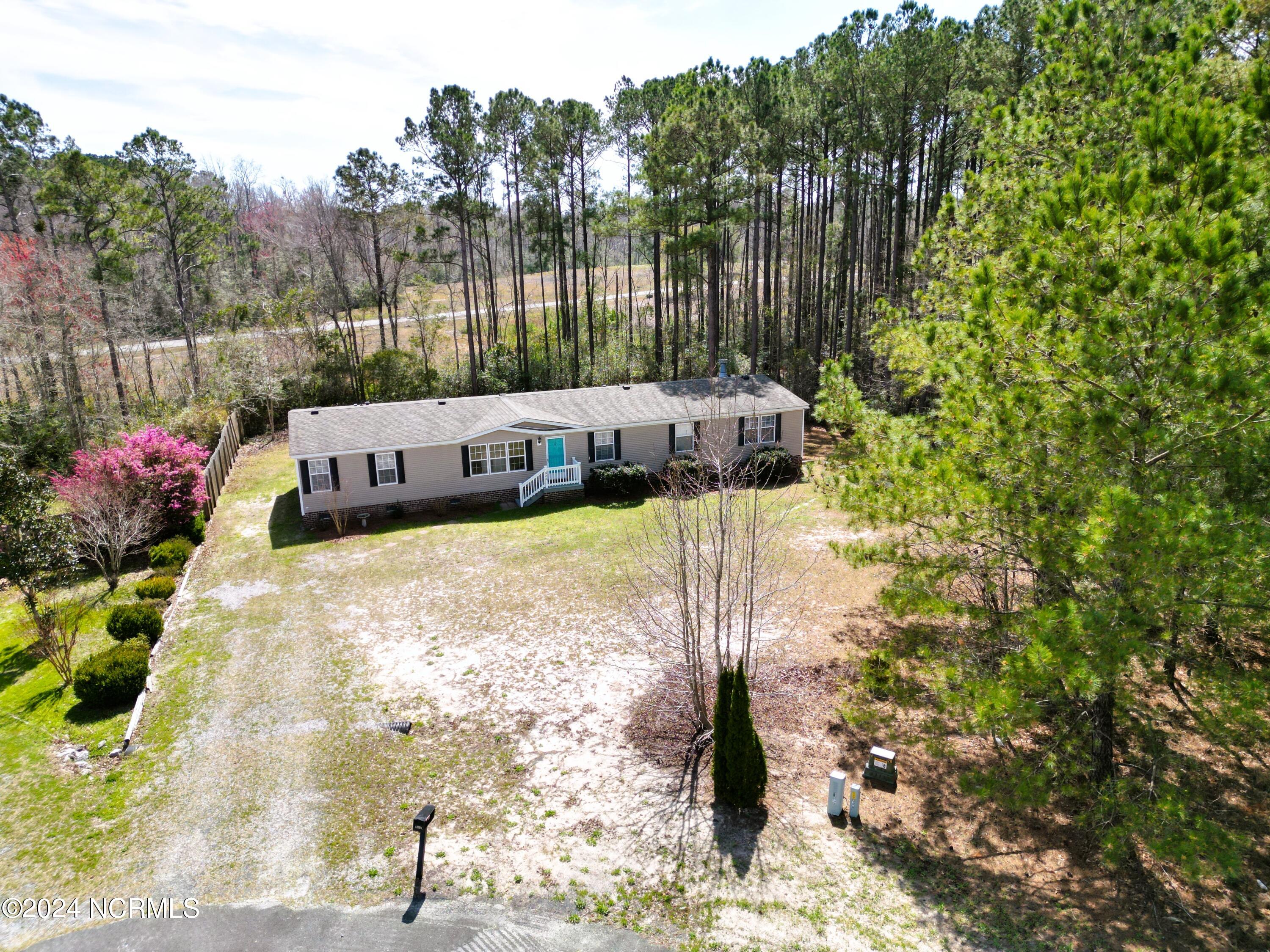 1886 Pelican Point Court SE