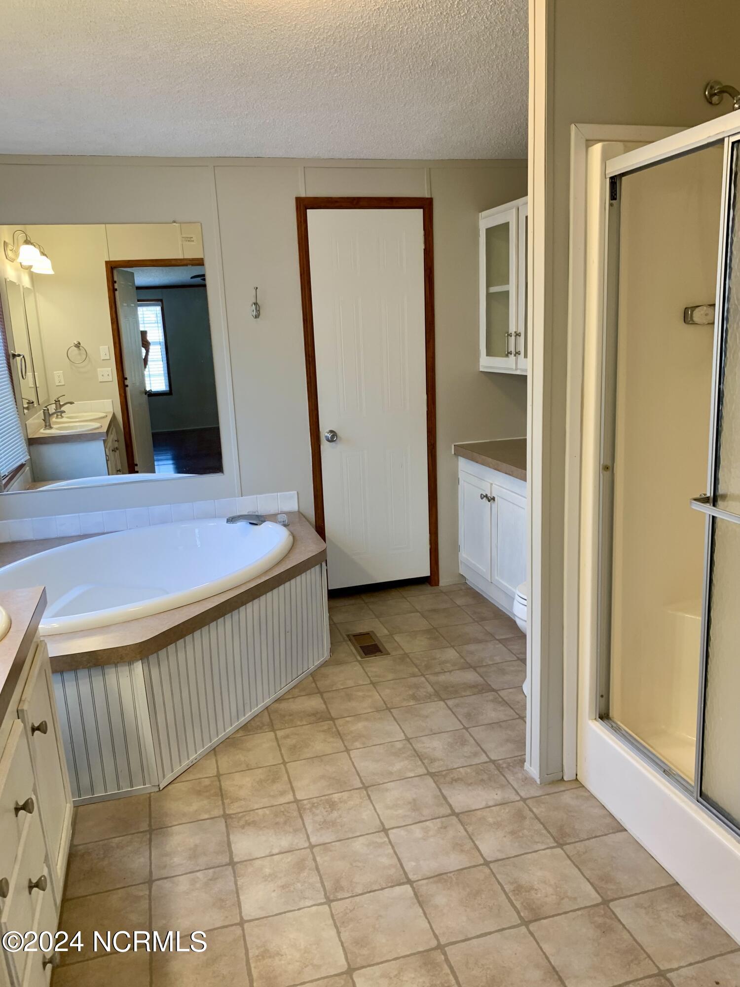 1886 Pelican Point Court SE