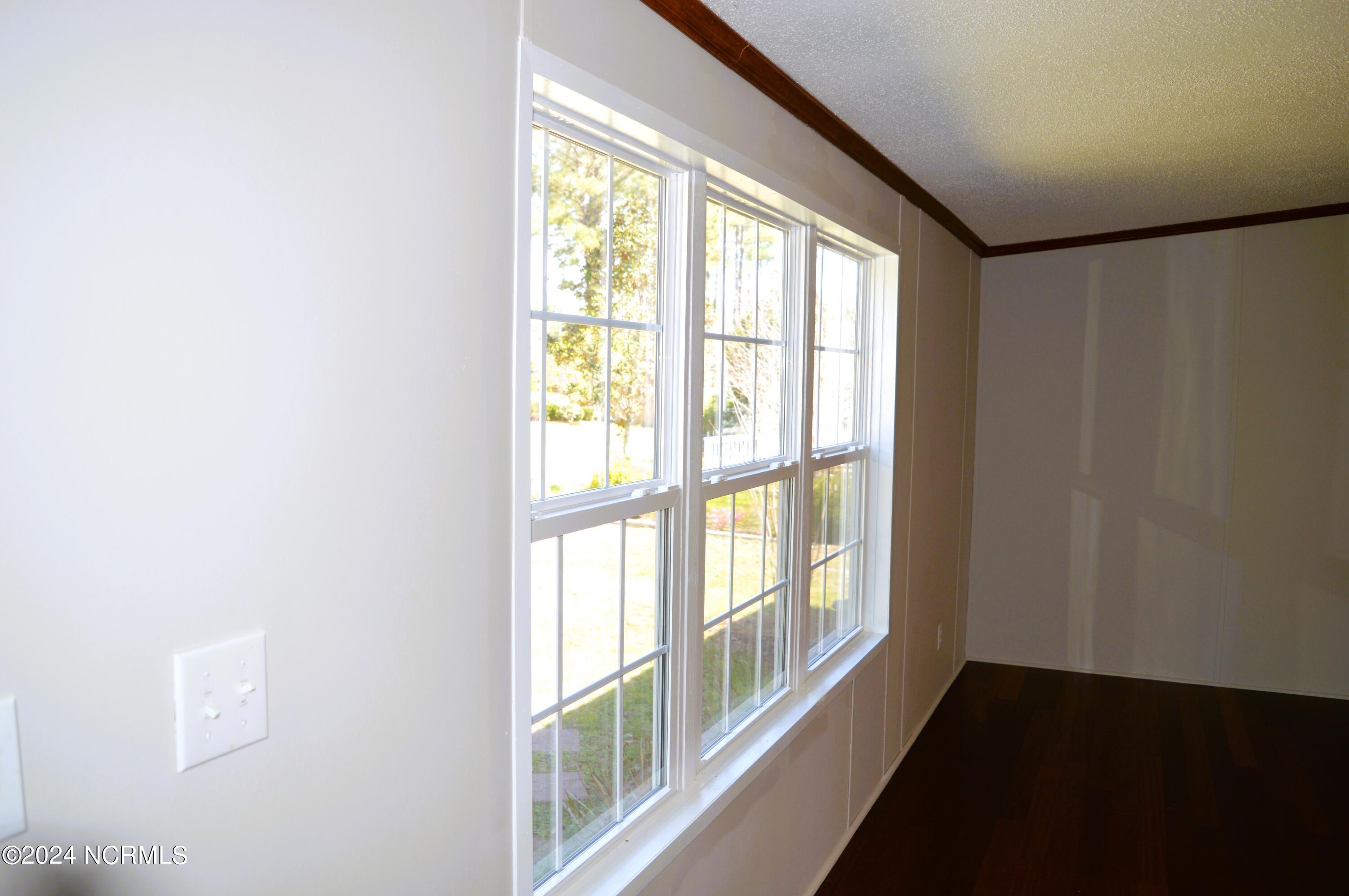 1886 Pelican Point Court SE