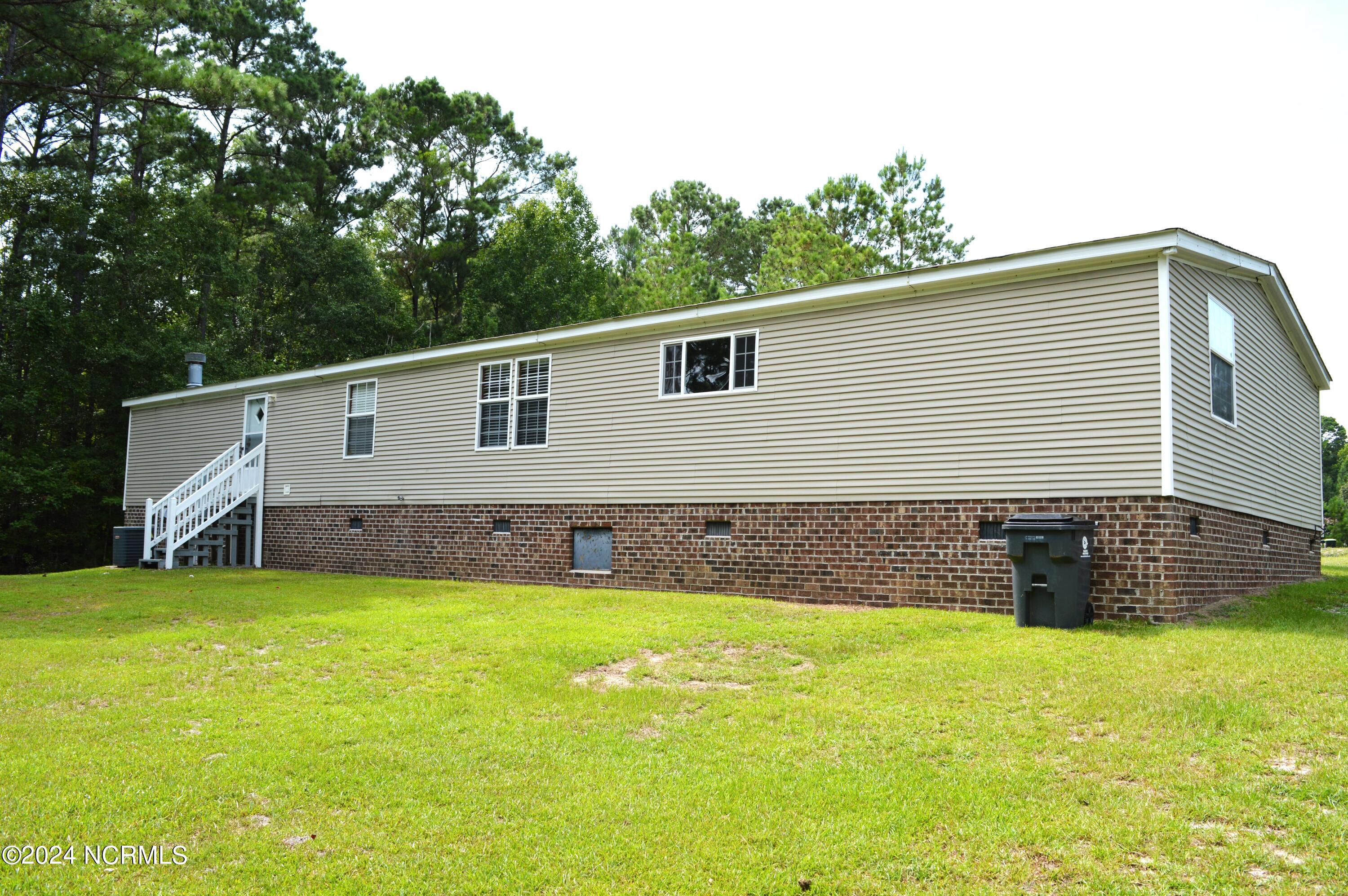 1886 Pelican Point Court SE