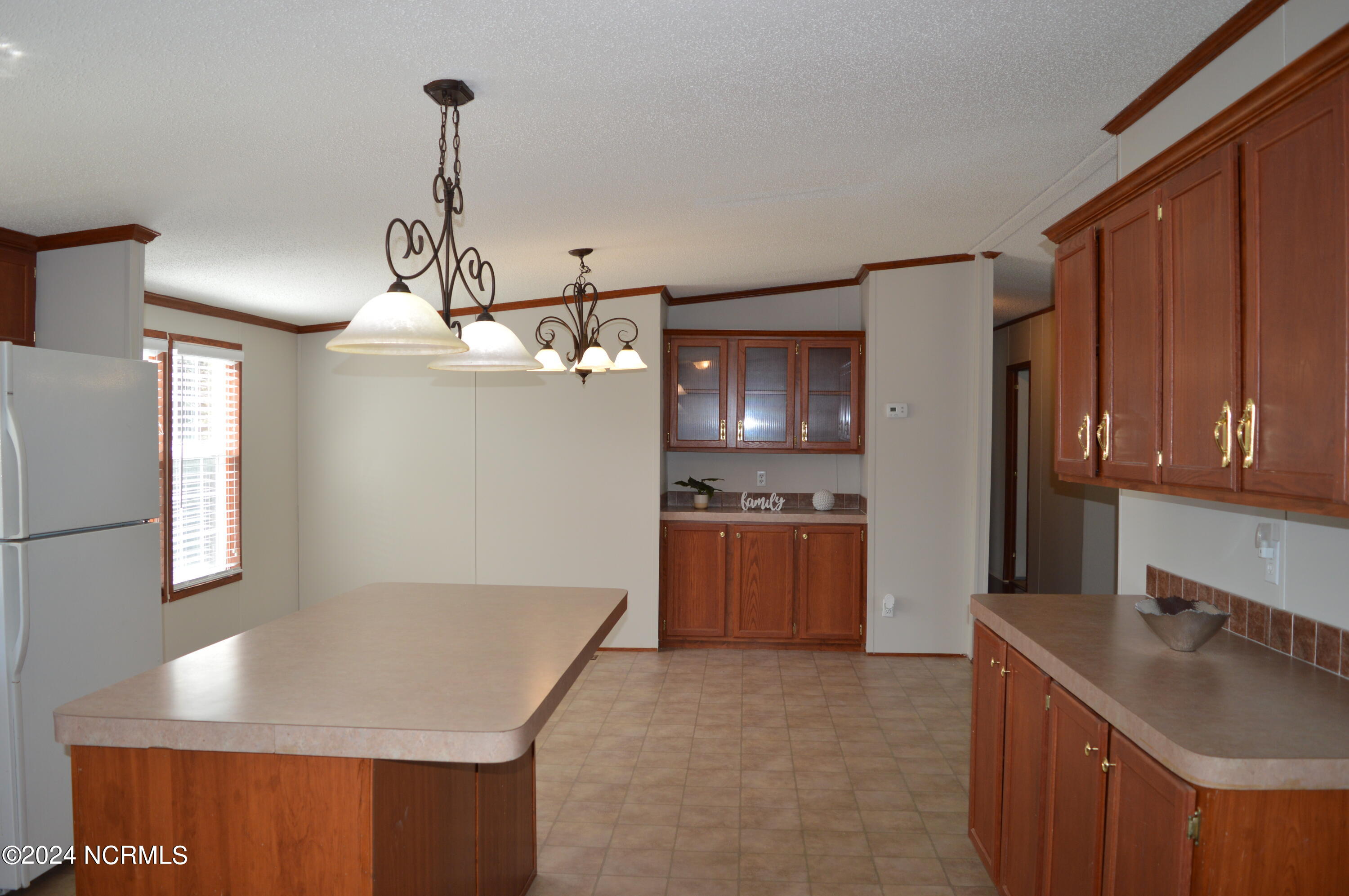 1886 Pelican Point Court SE