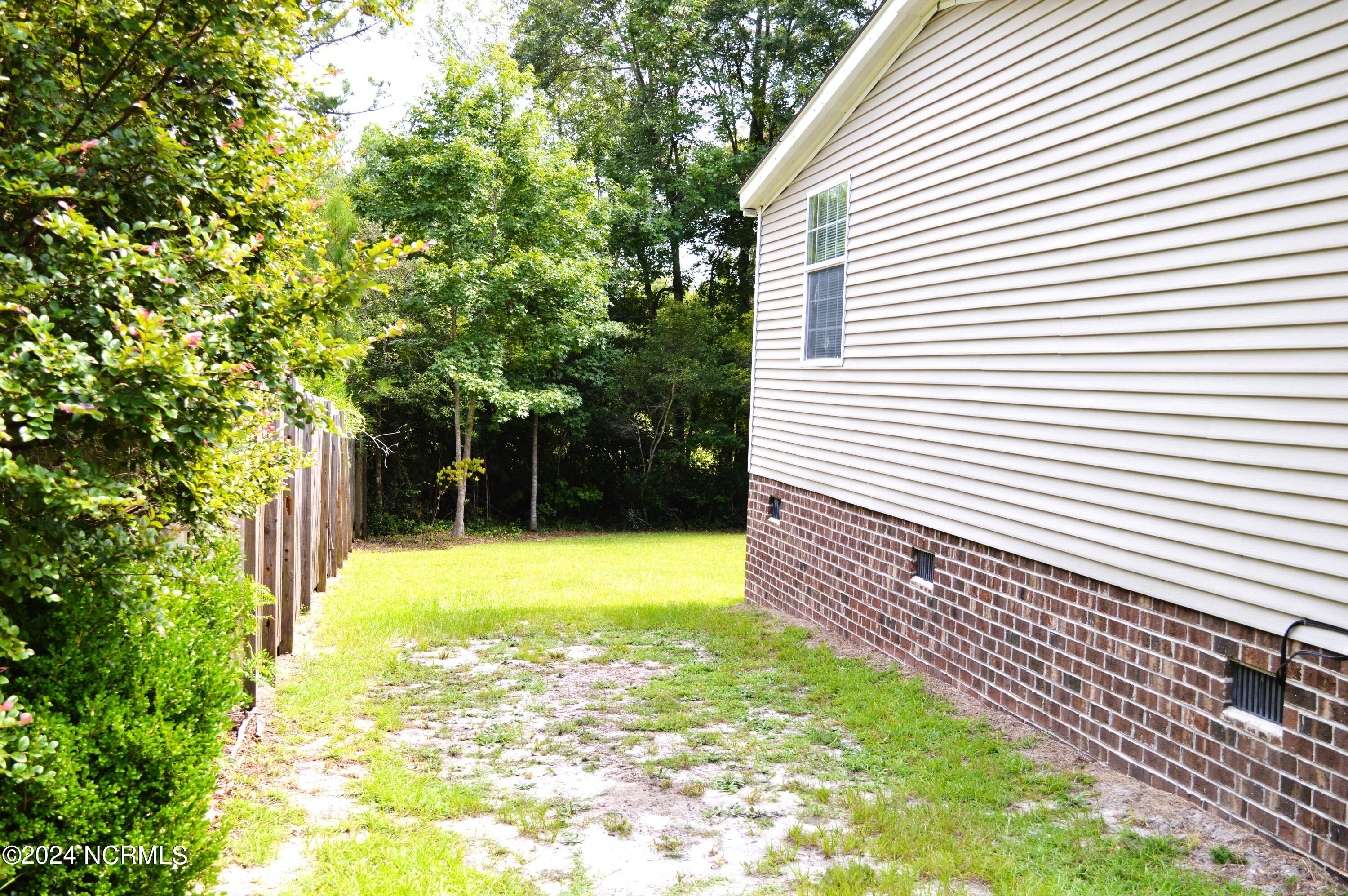 1886 Pelican Point Court SE