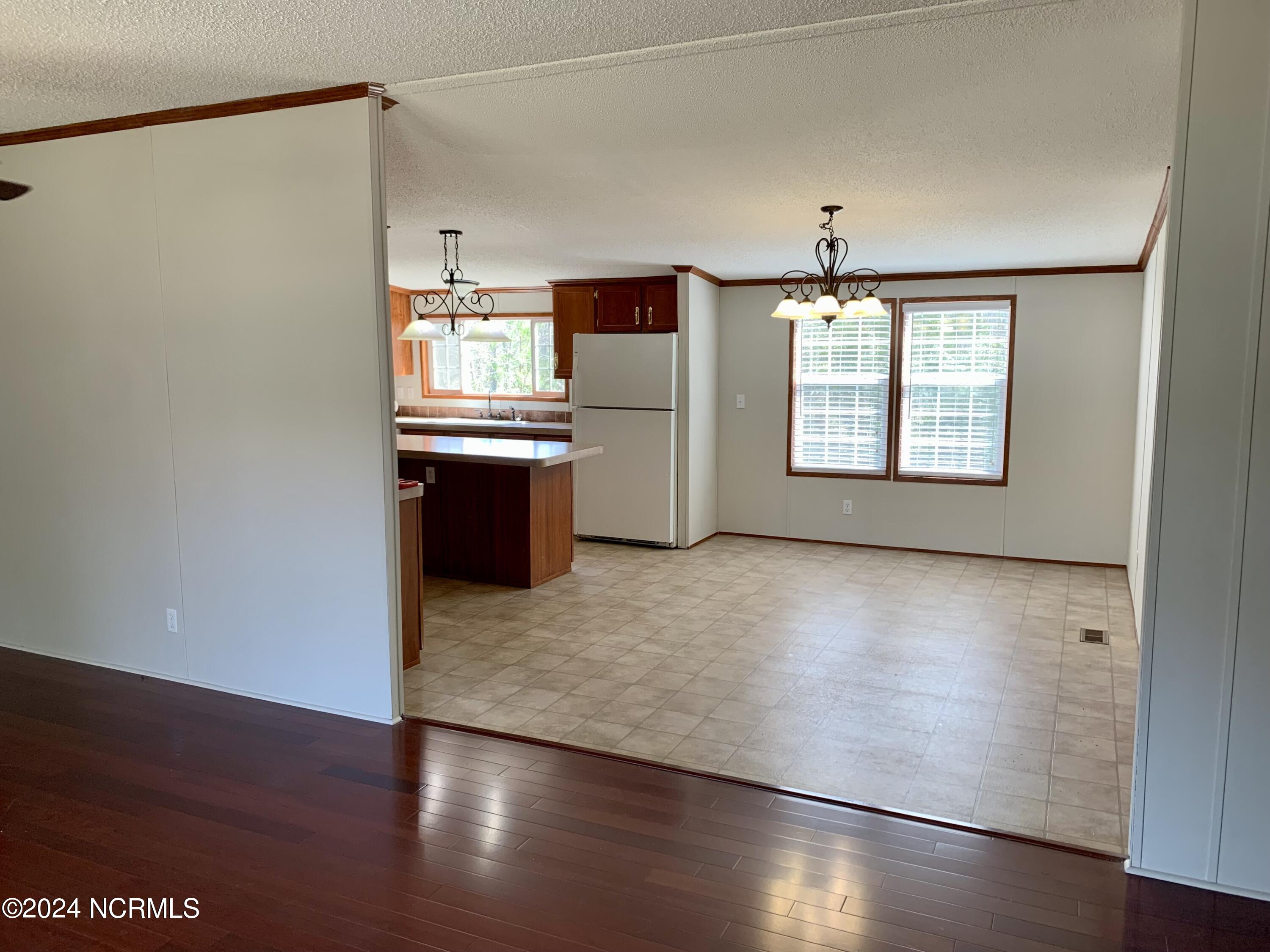 1886 Pelican Point Court SE