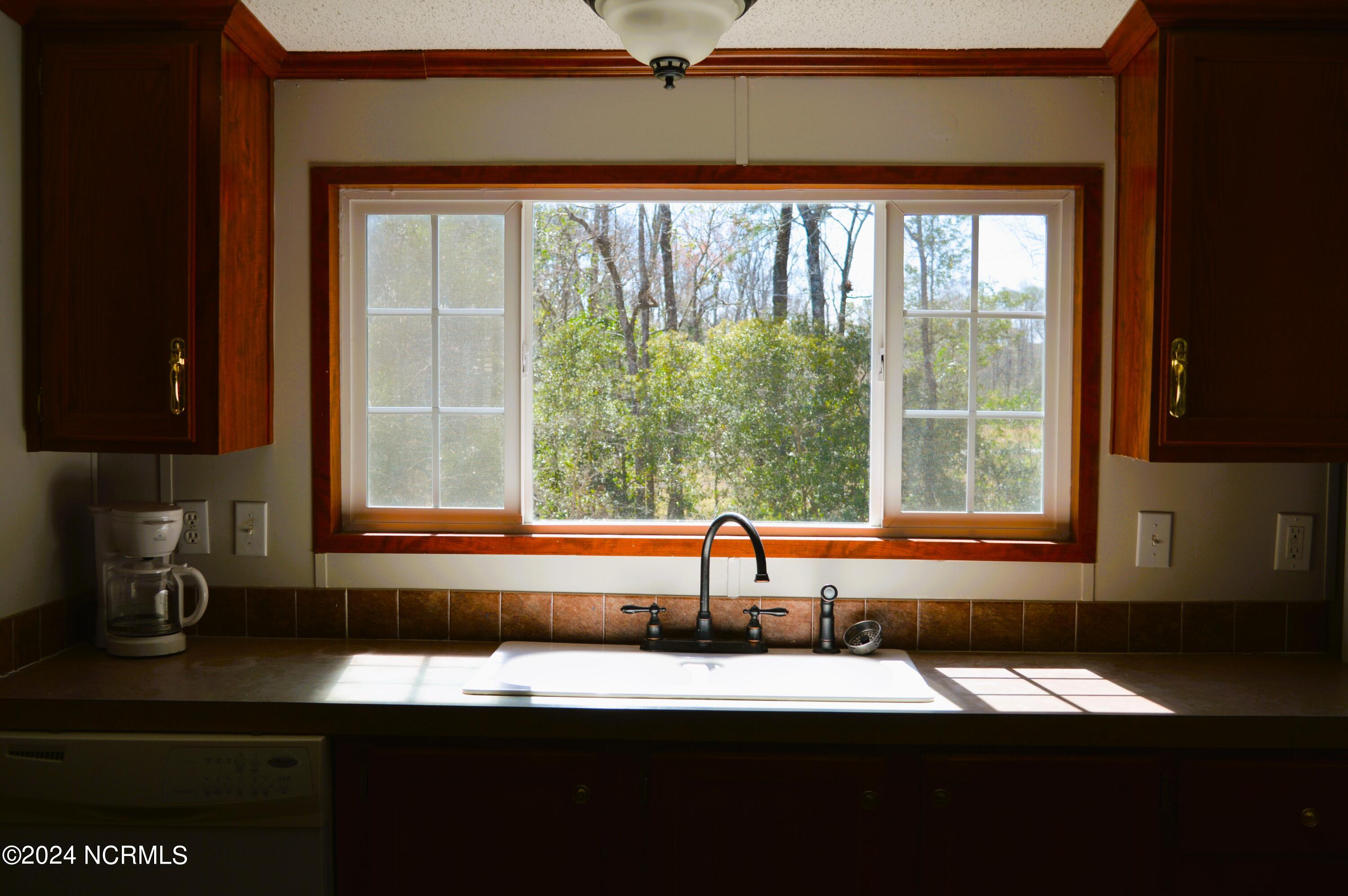 1886 Pelican Point Court SE