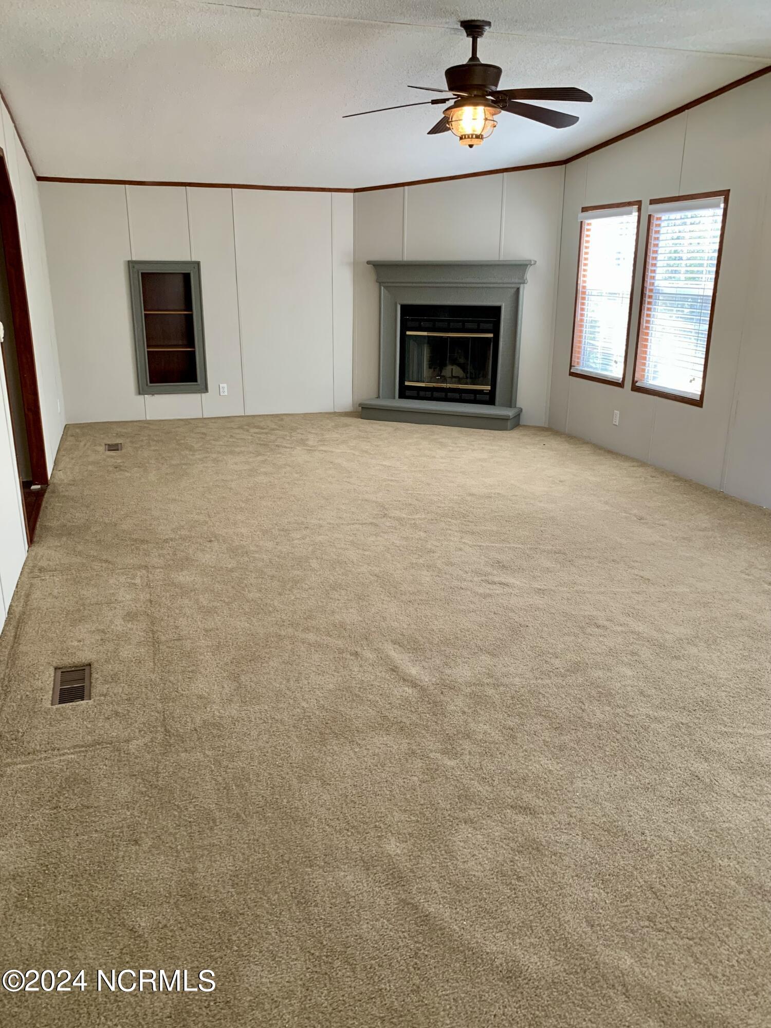 1886 Pelican Point Court SE