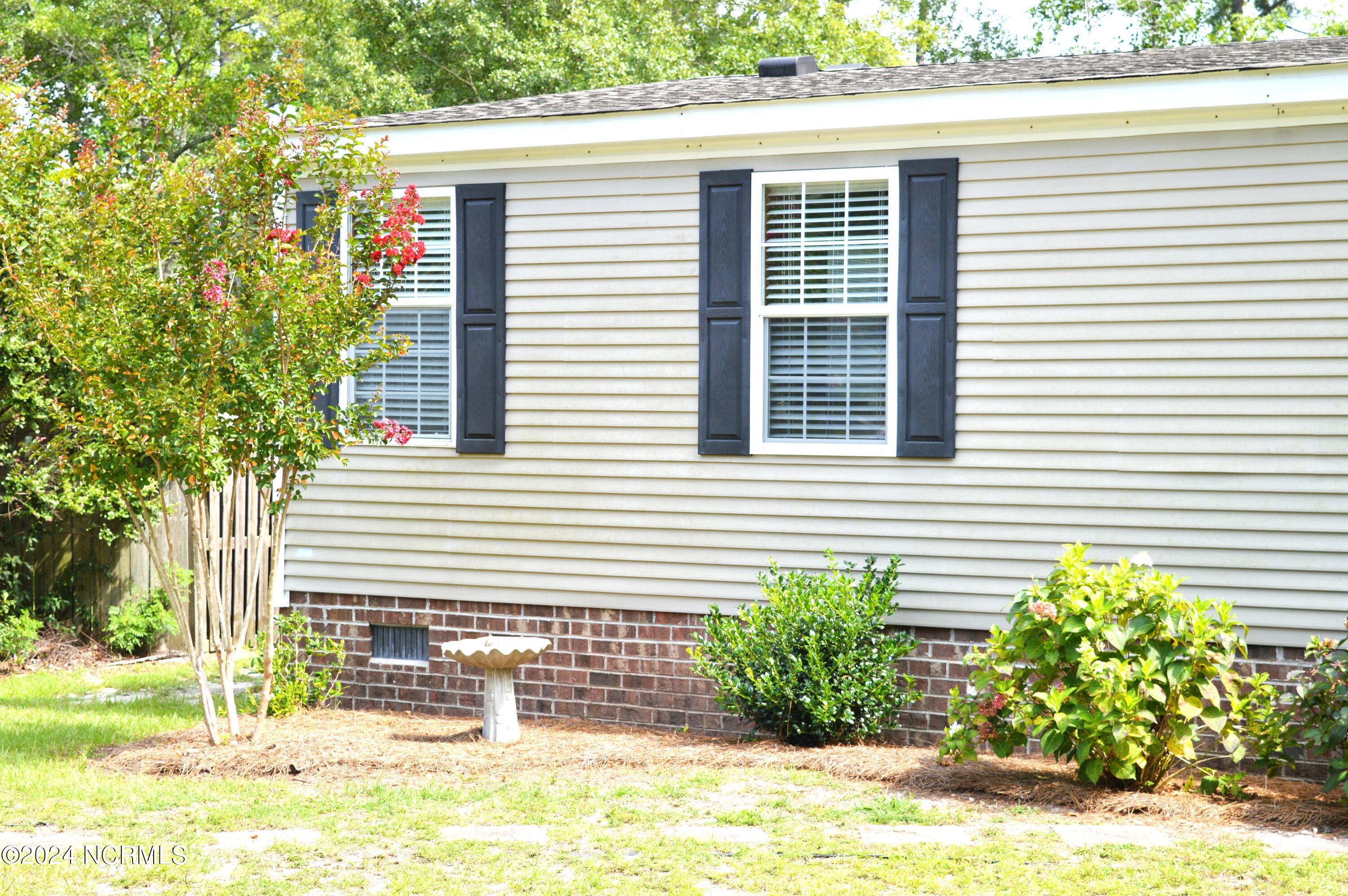 1886 Pelican Point Court SE