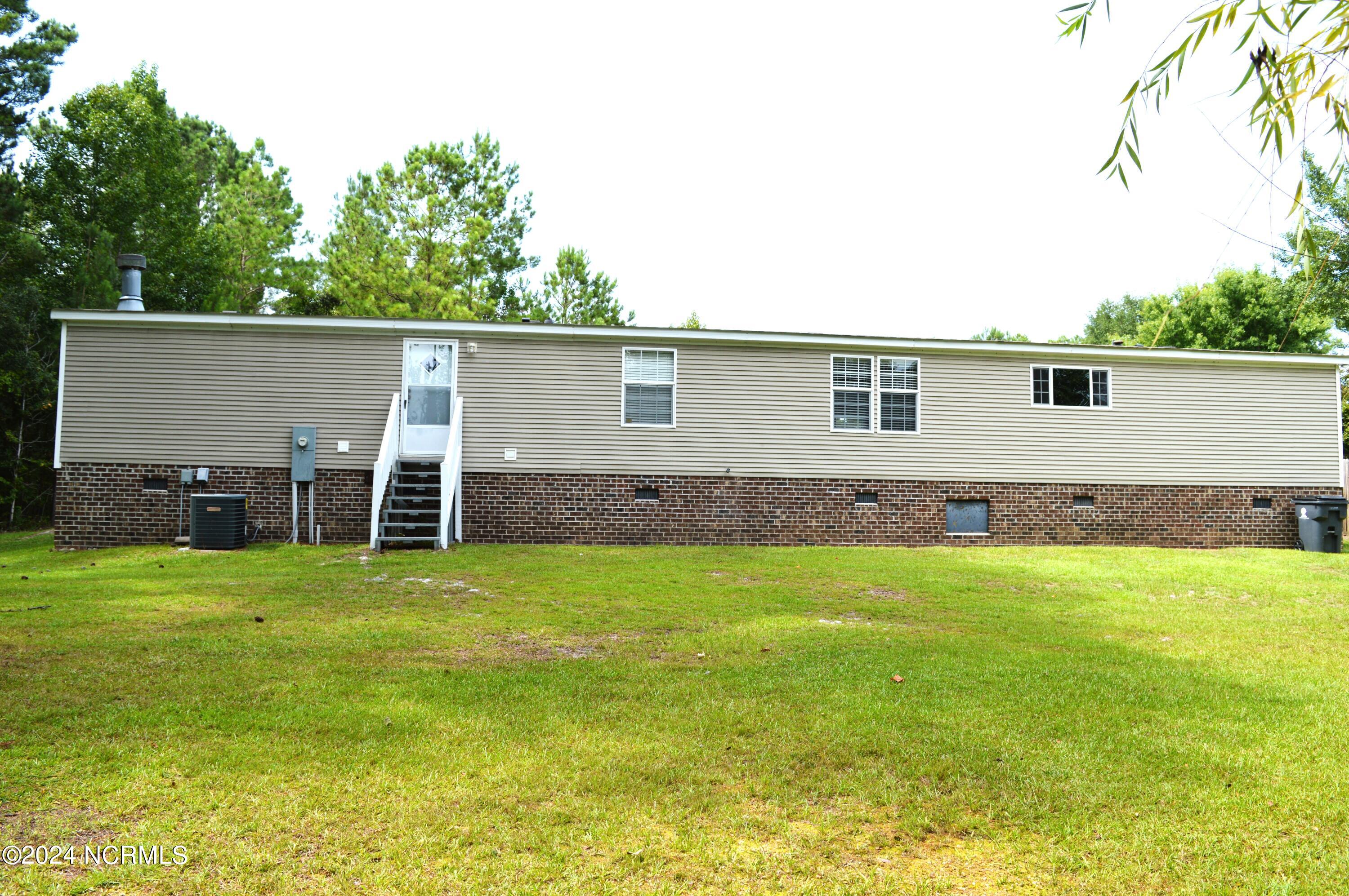 1886 Pelican Point Court SE