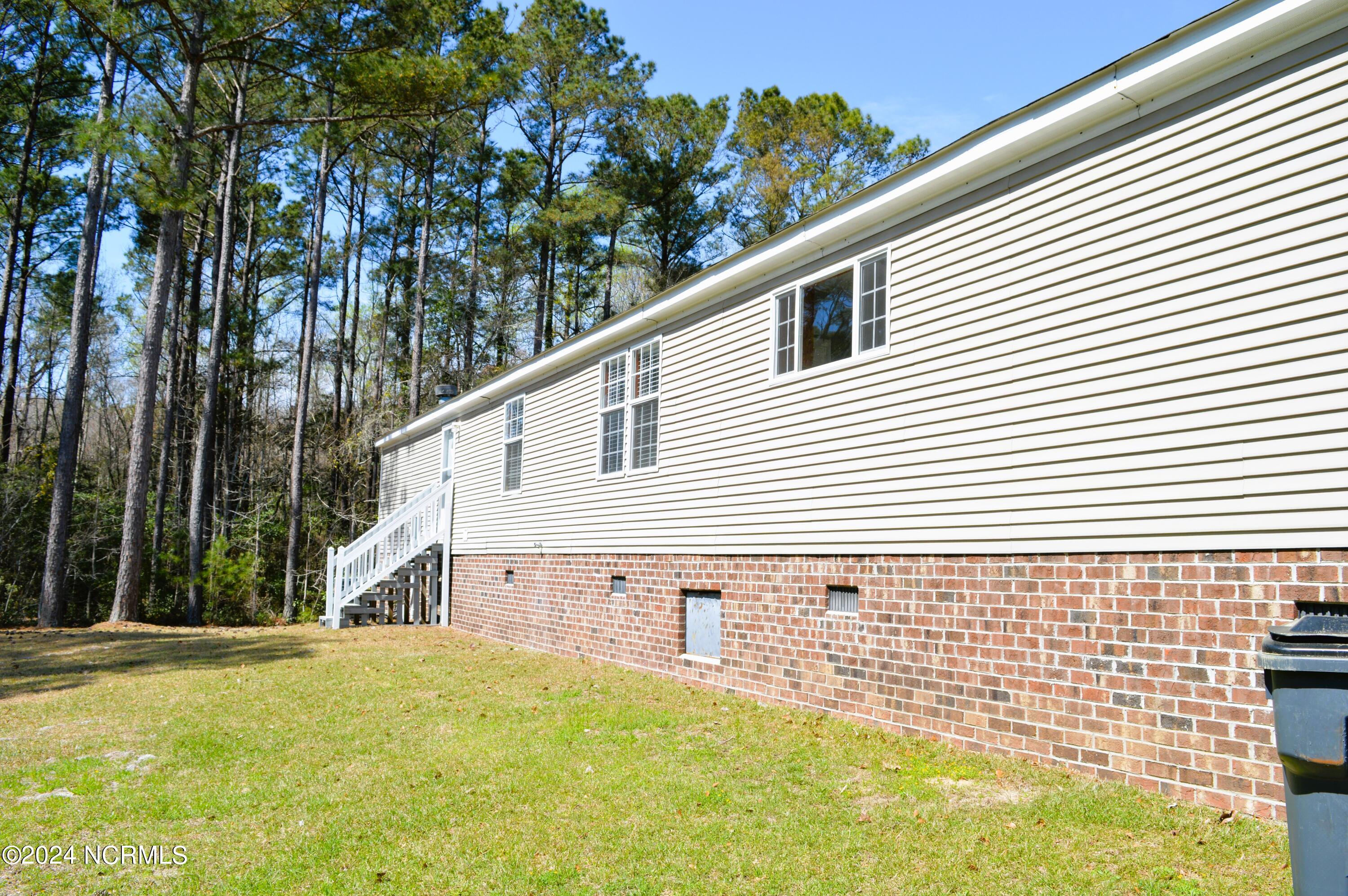 1886 Pelican Point Court SE