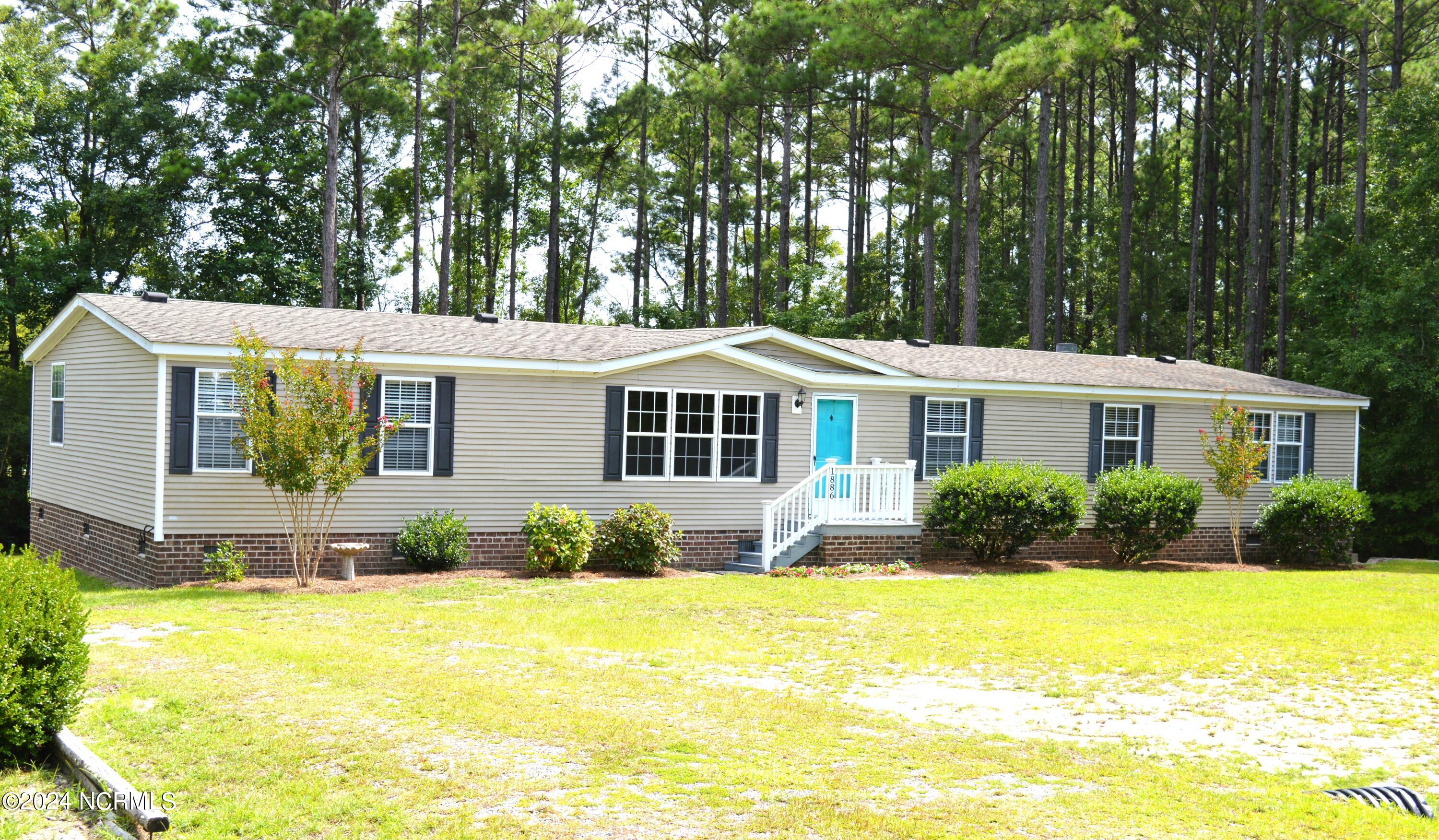 1886 Pelican Point Court SE