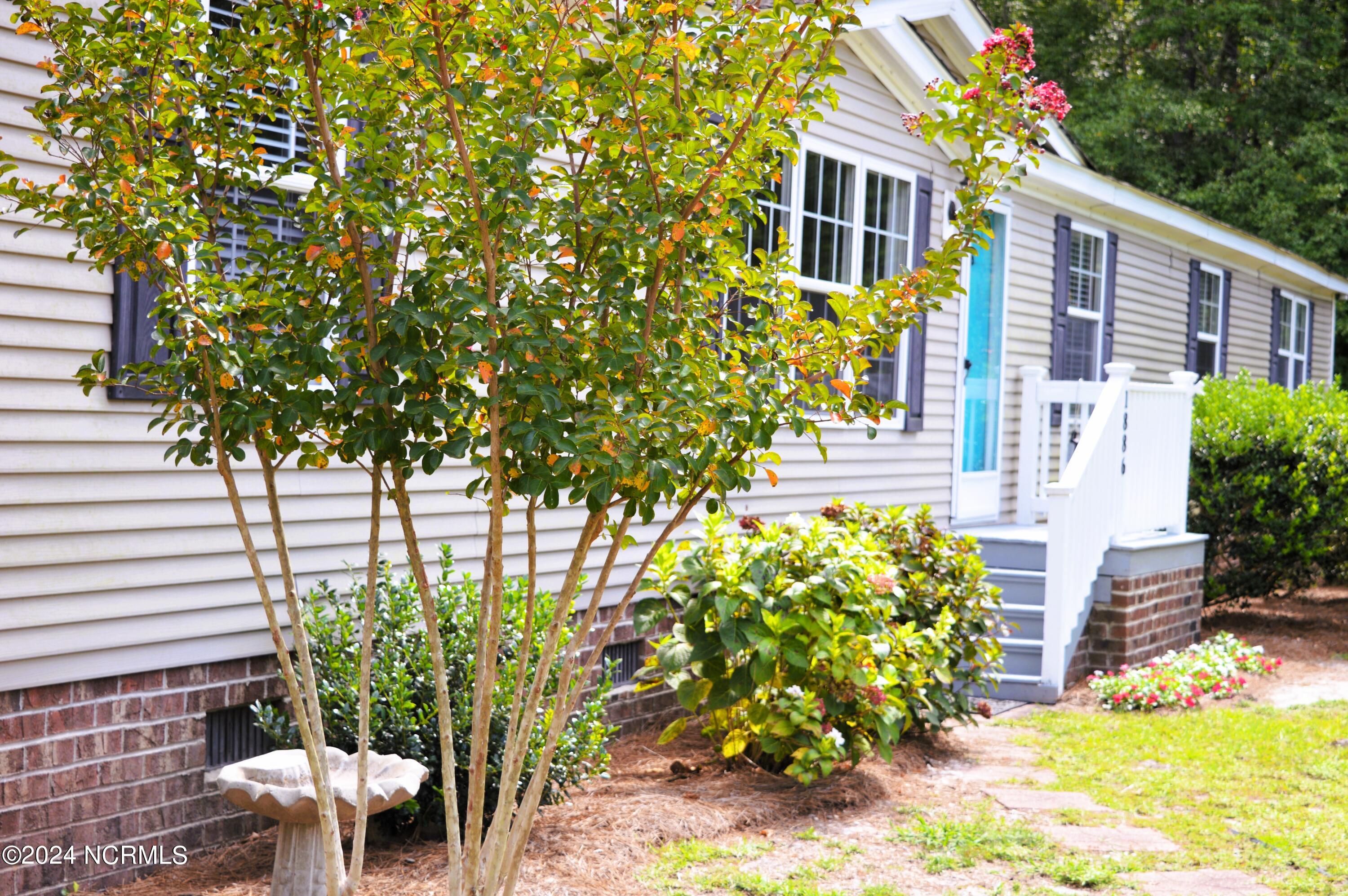 1886 Pelican Point Court SE