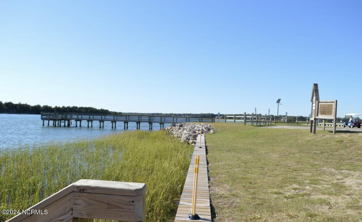 1886 Pelican Point Court SE