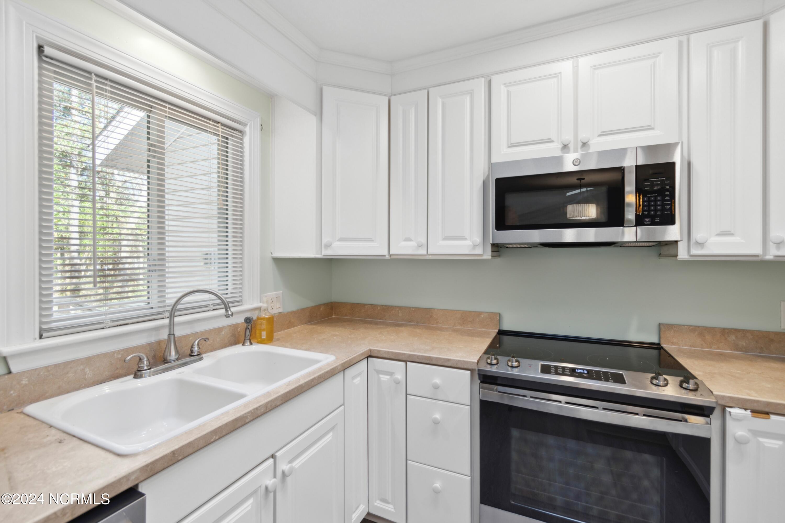 3916 Marsh Hen Drive SW