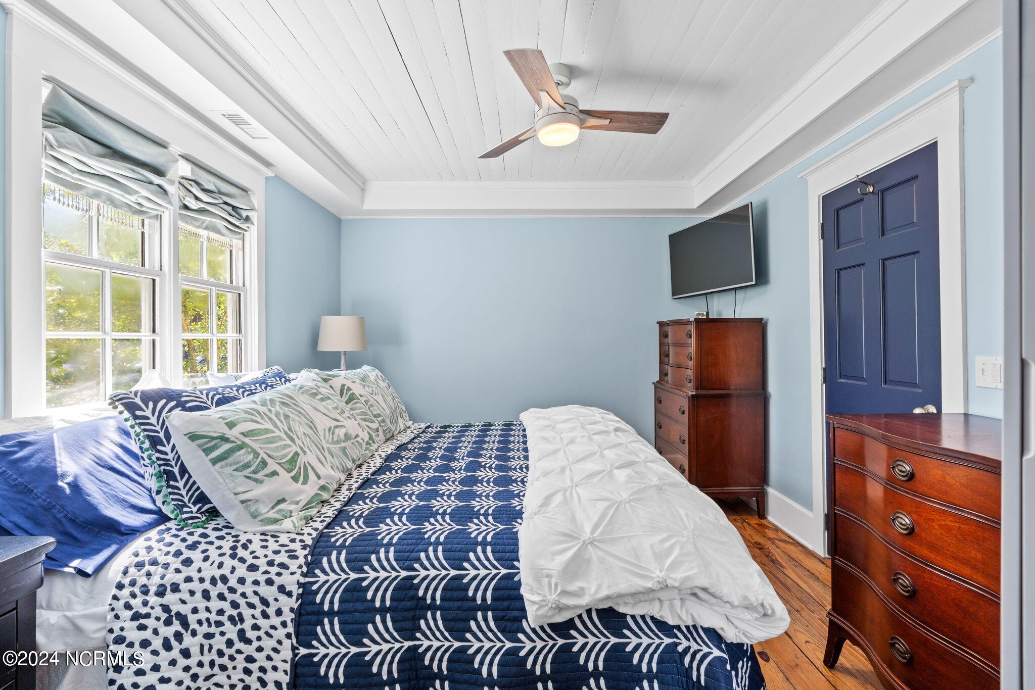 110 W St George Street