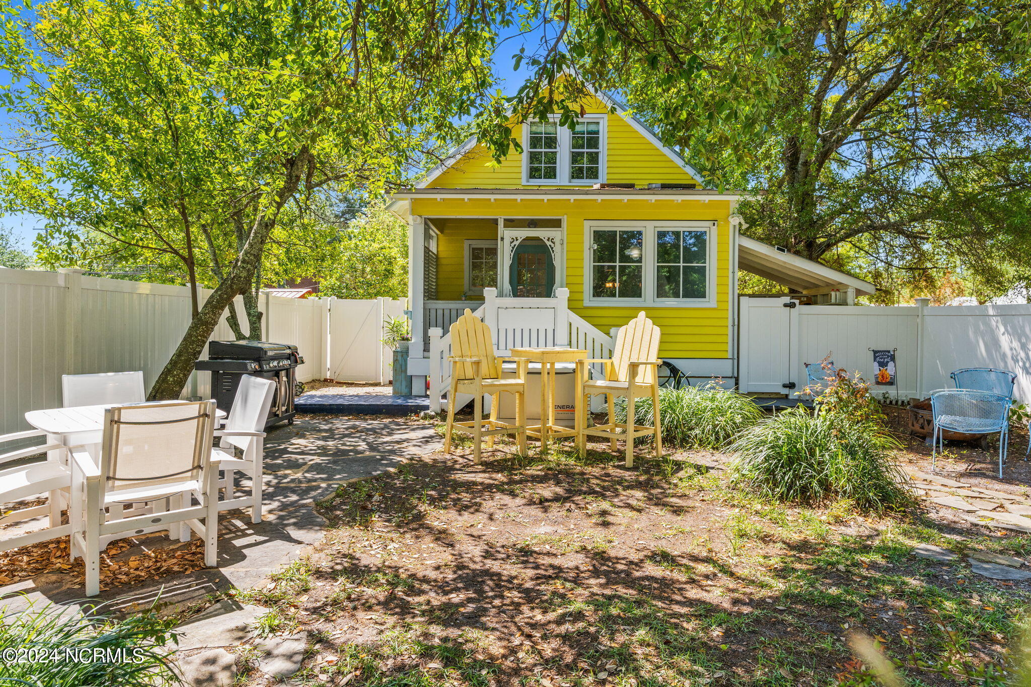 110 W St George Street