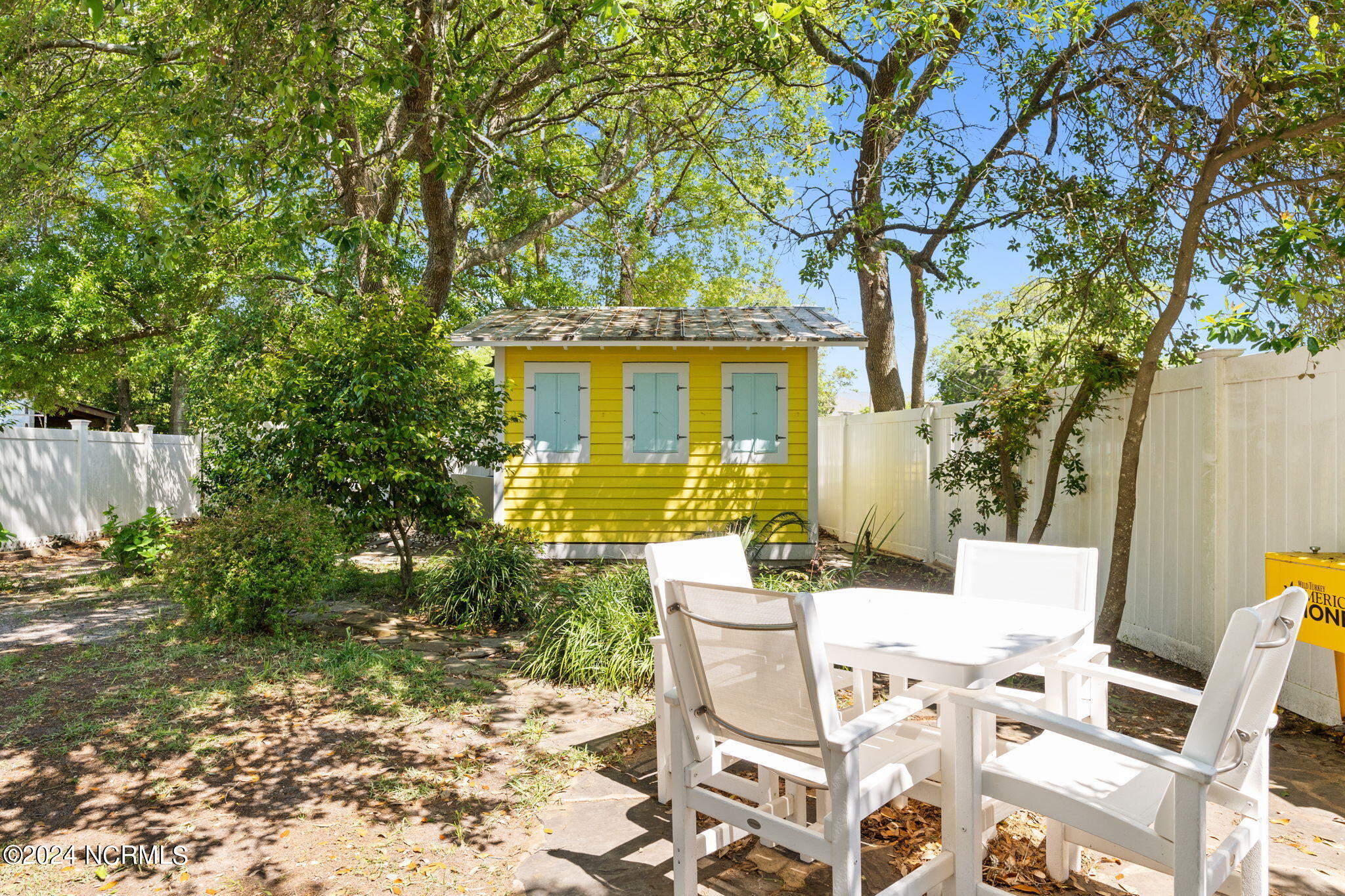 110 W St George Street