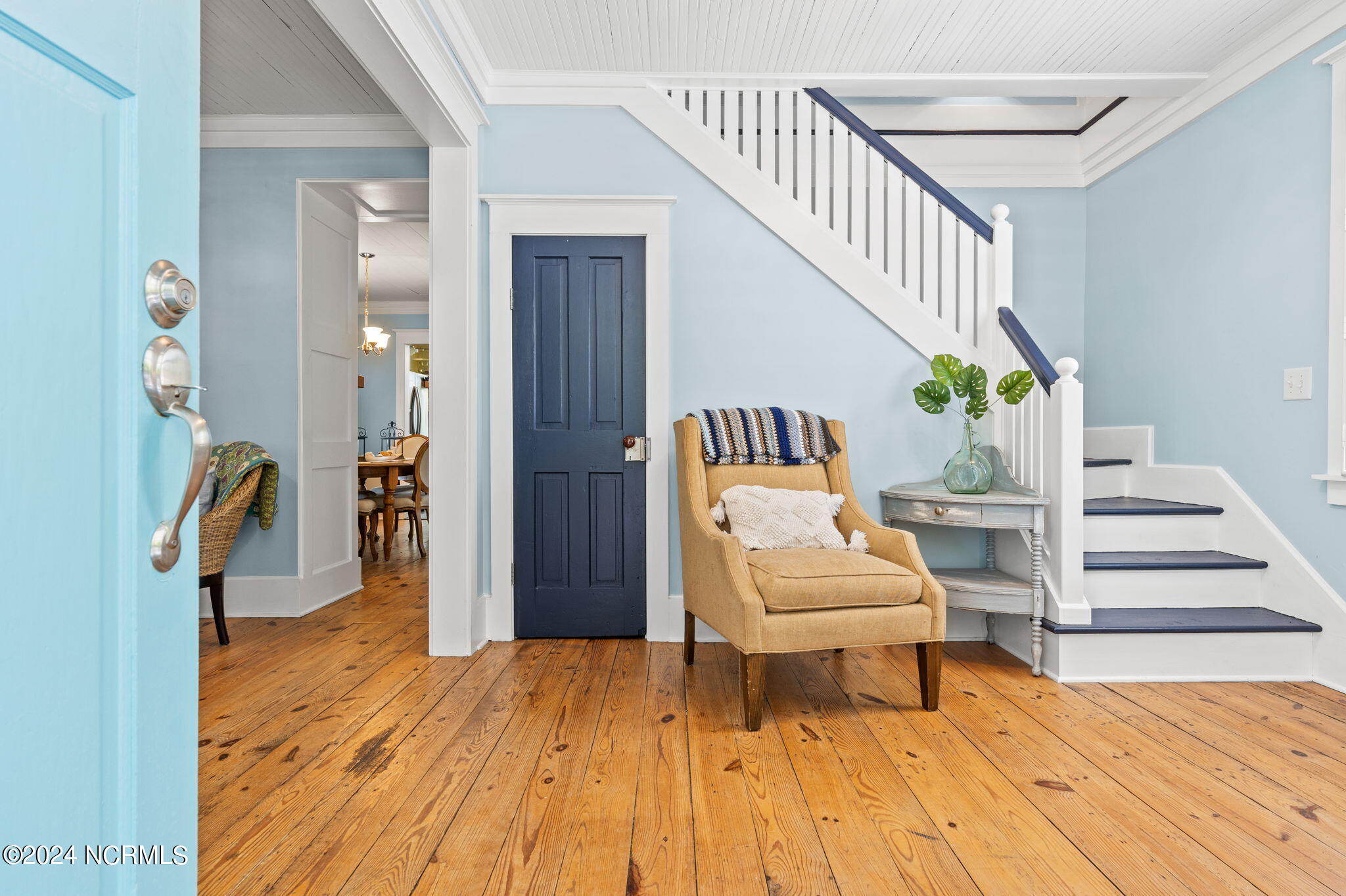 110 W St George Street