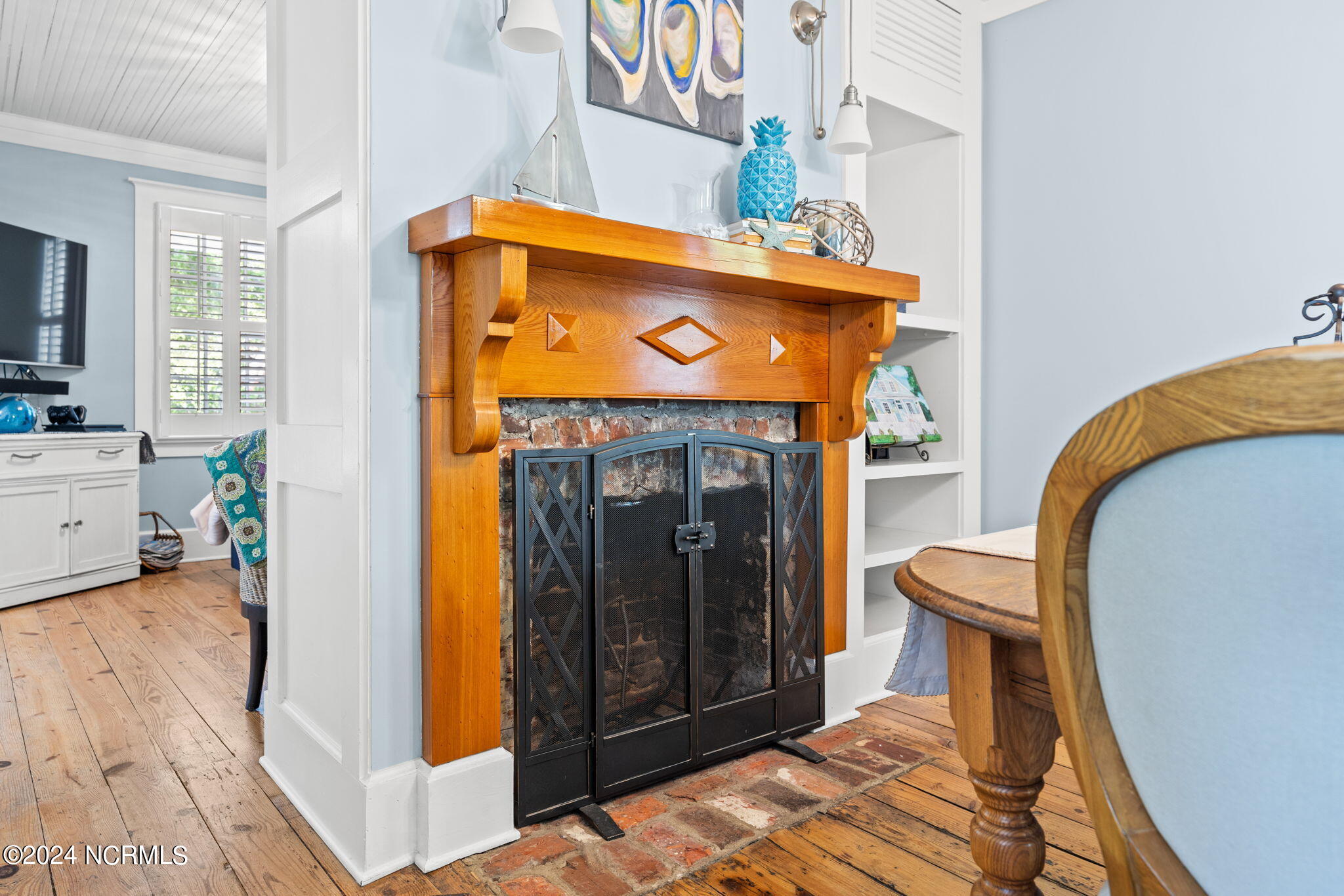 110 W St George Street