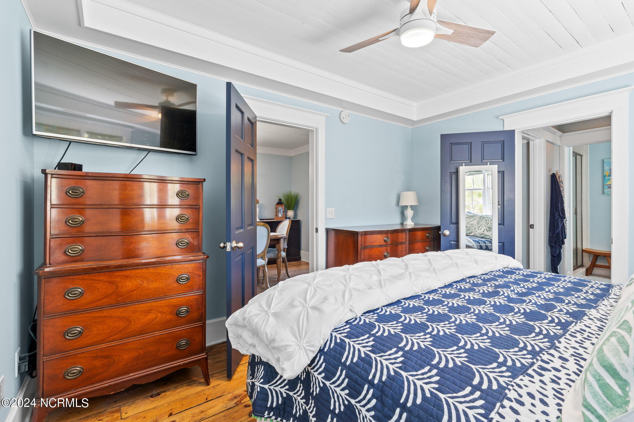 110 W St George Street