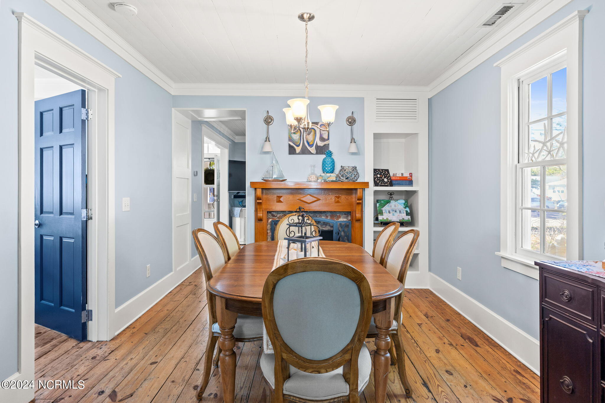 110 W St George Street