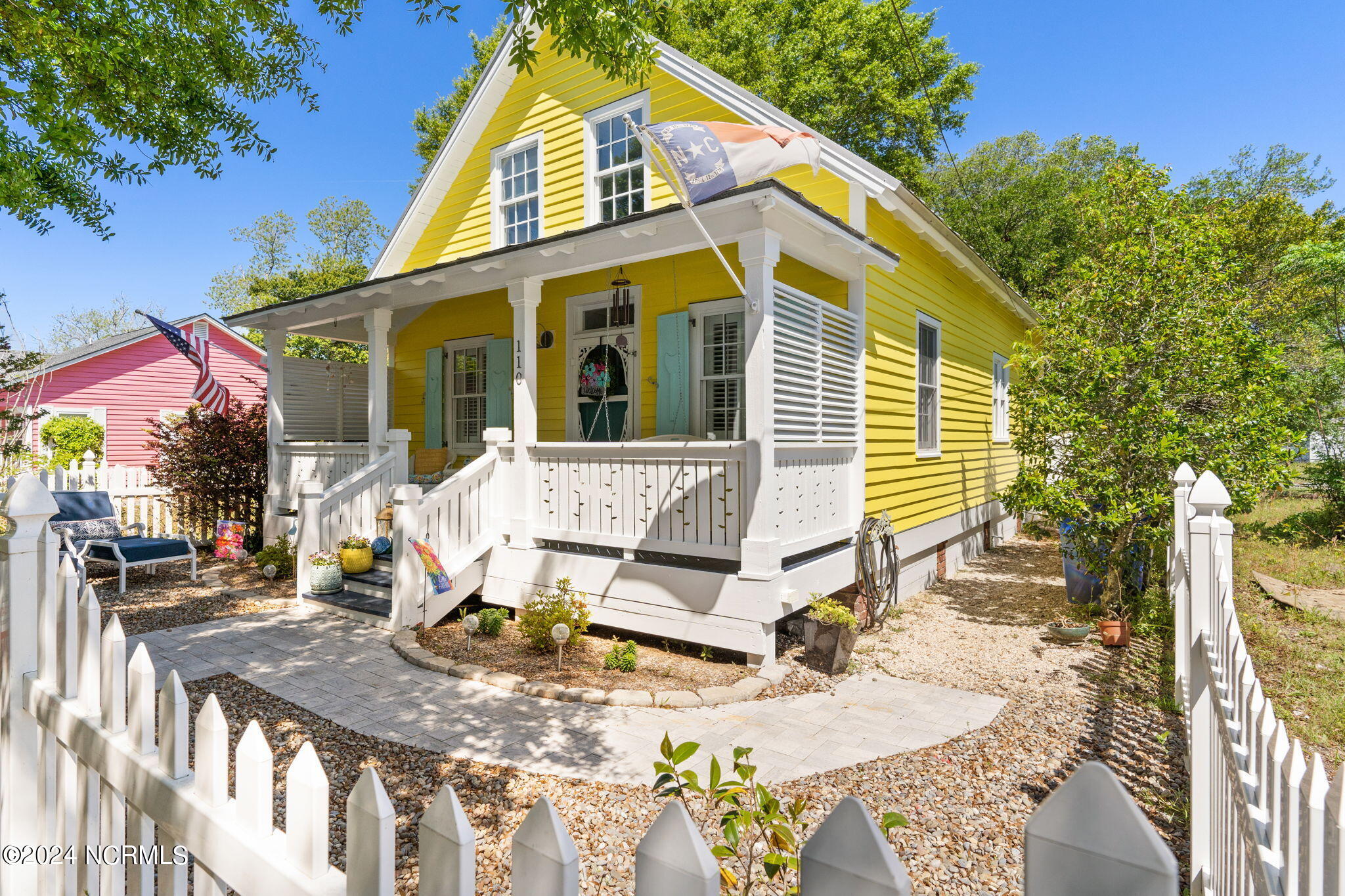 110 W St George Street