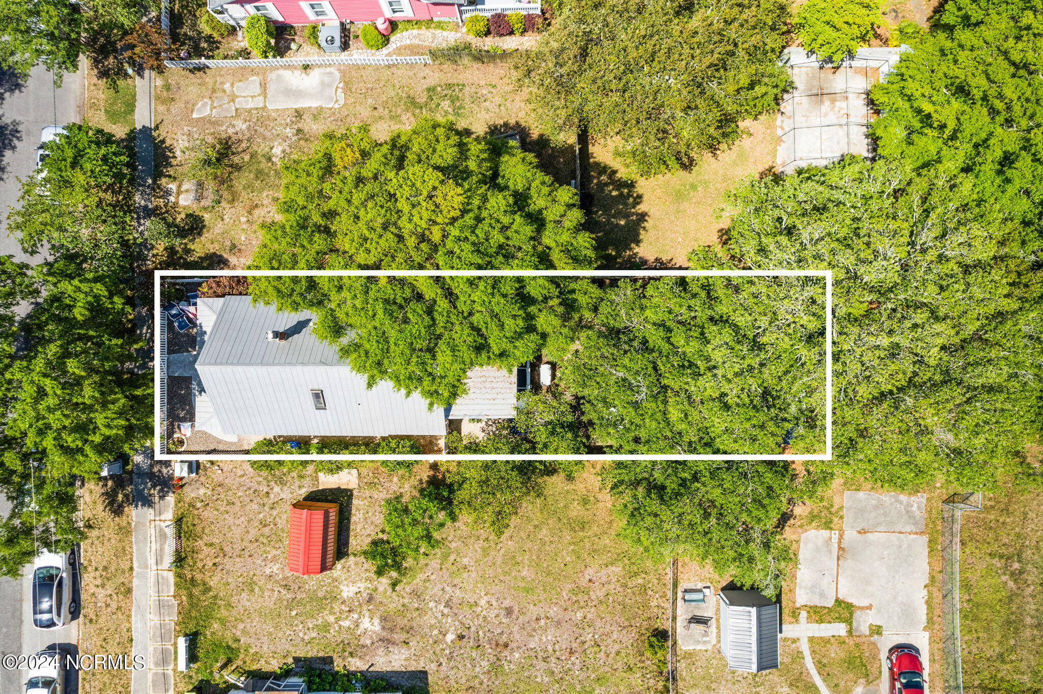 110 W St George Street