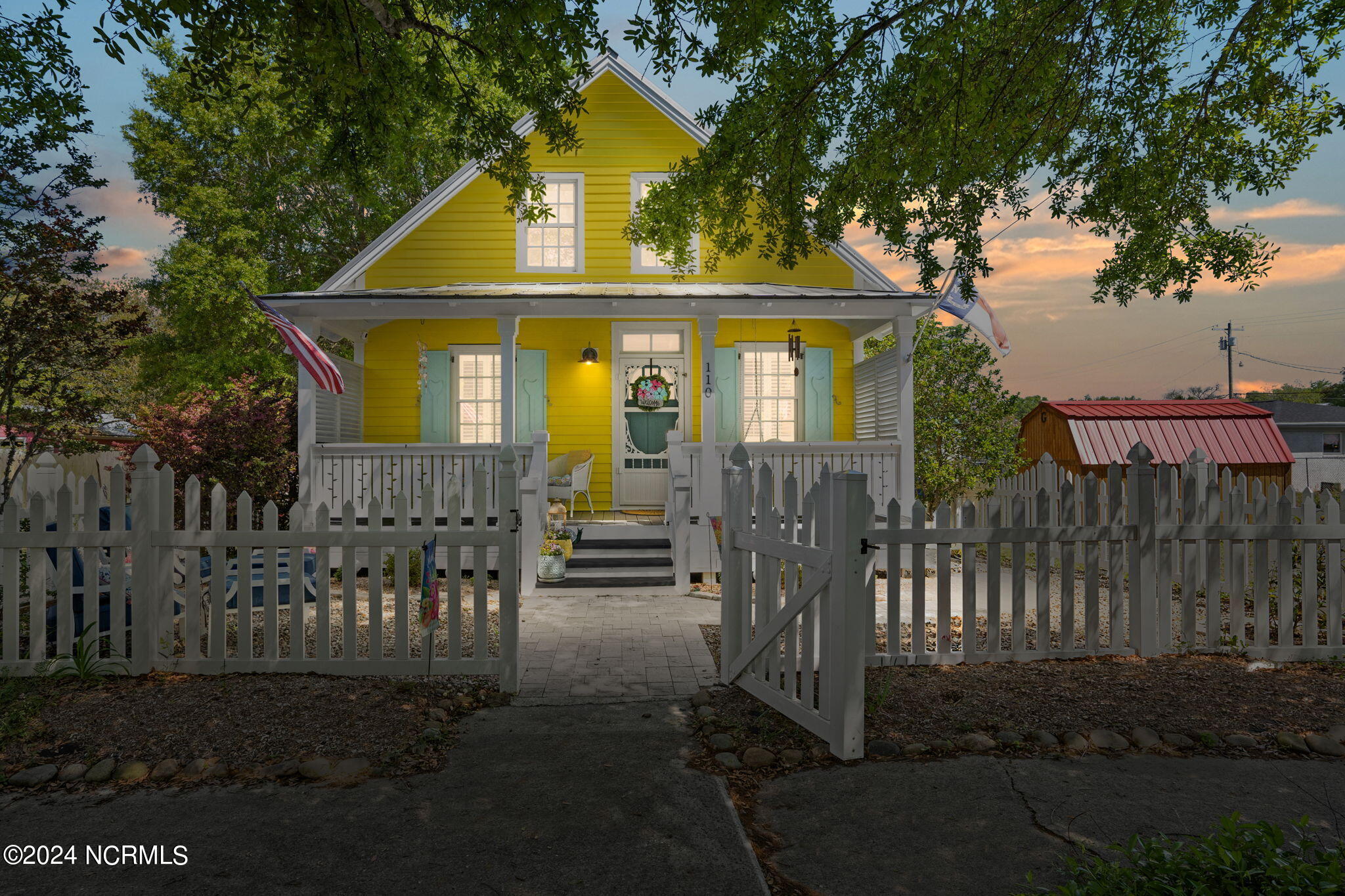 110 W St George Street