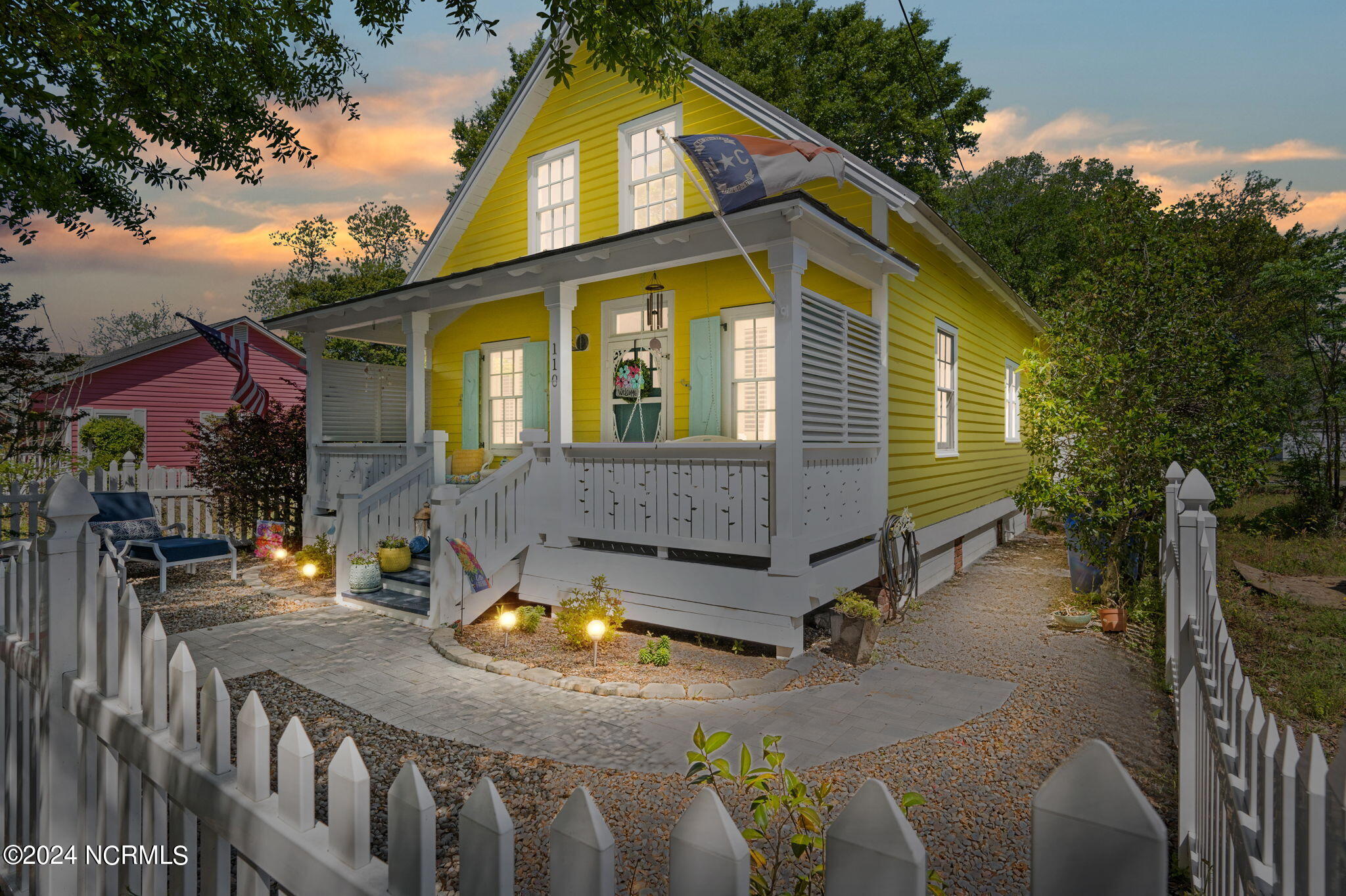 110 W St George Street